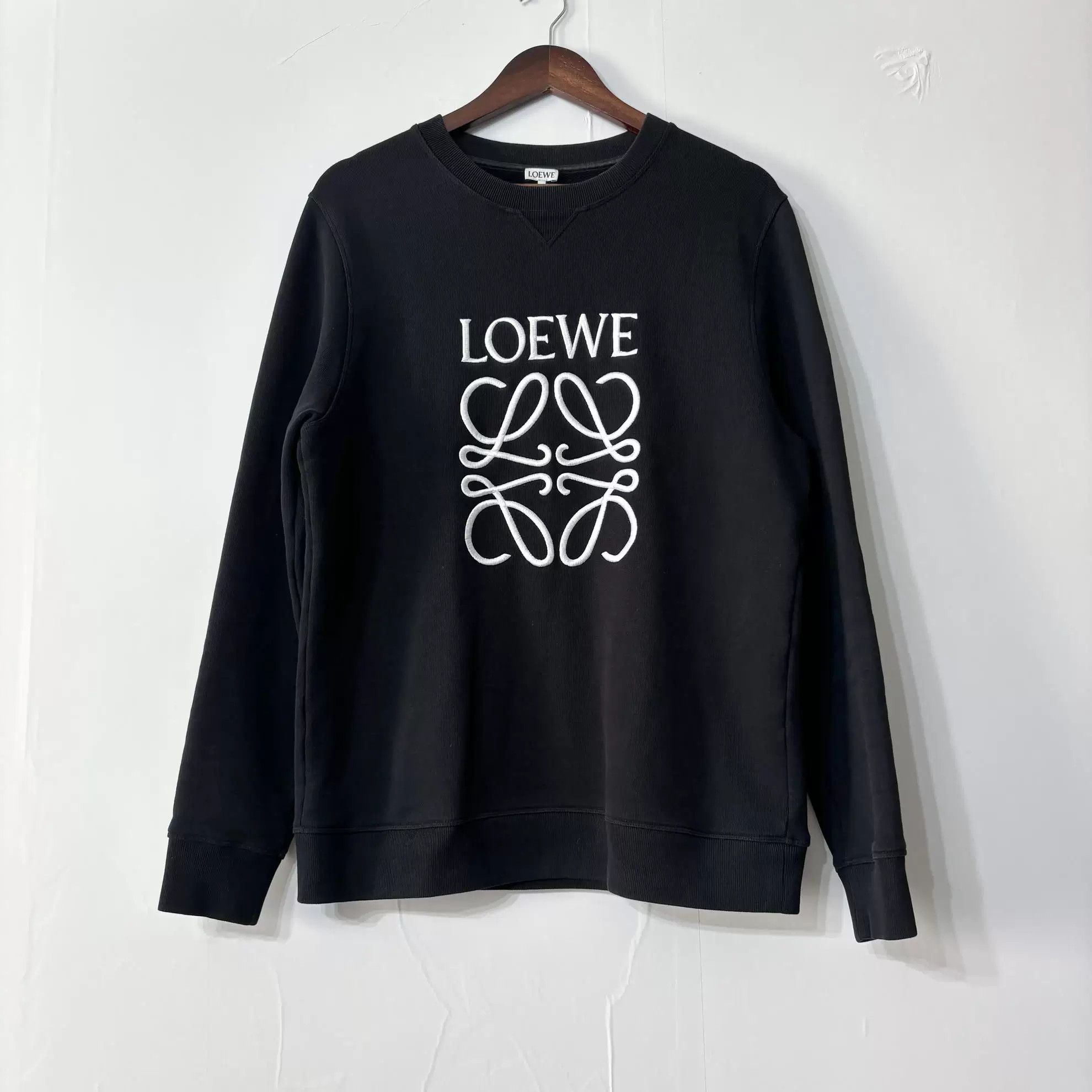 Loewe LOEWE Anagram Embroidery Crewneck Sweatshirt Size US L / EU 52-54 / 3 - 1 Thumbnail