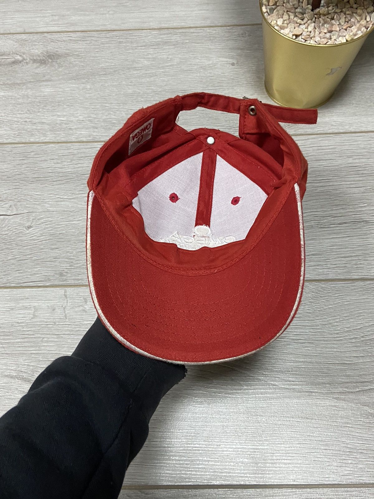 Peak Performance Omega red cap Crans Montana hat Size ONE SIZE - 5 Thumbnail