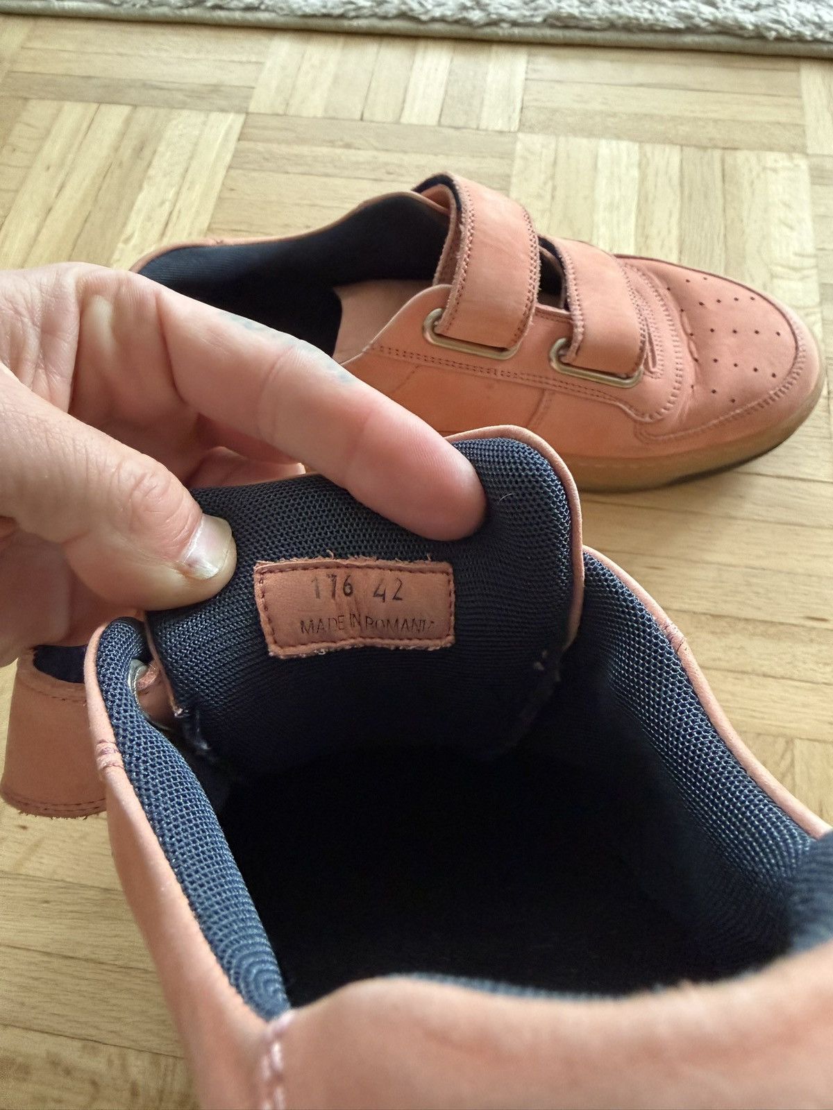 Acne Studios Acne Studios Pink Velcro Strap Sneakers Size 42 Size US 9 / EU 42 - 4 Thumbnail
