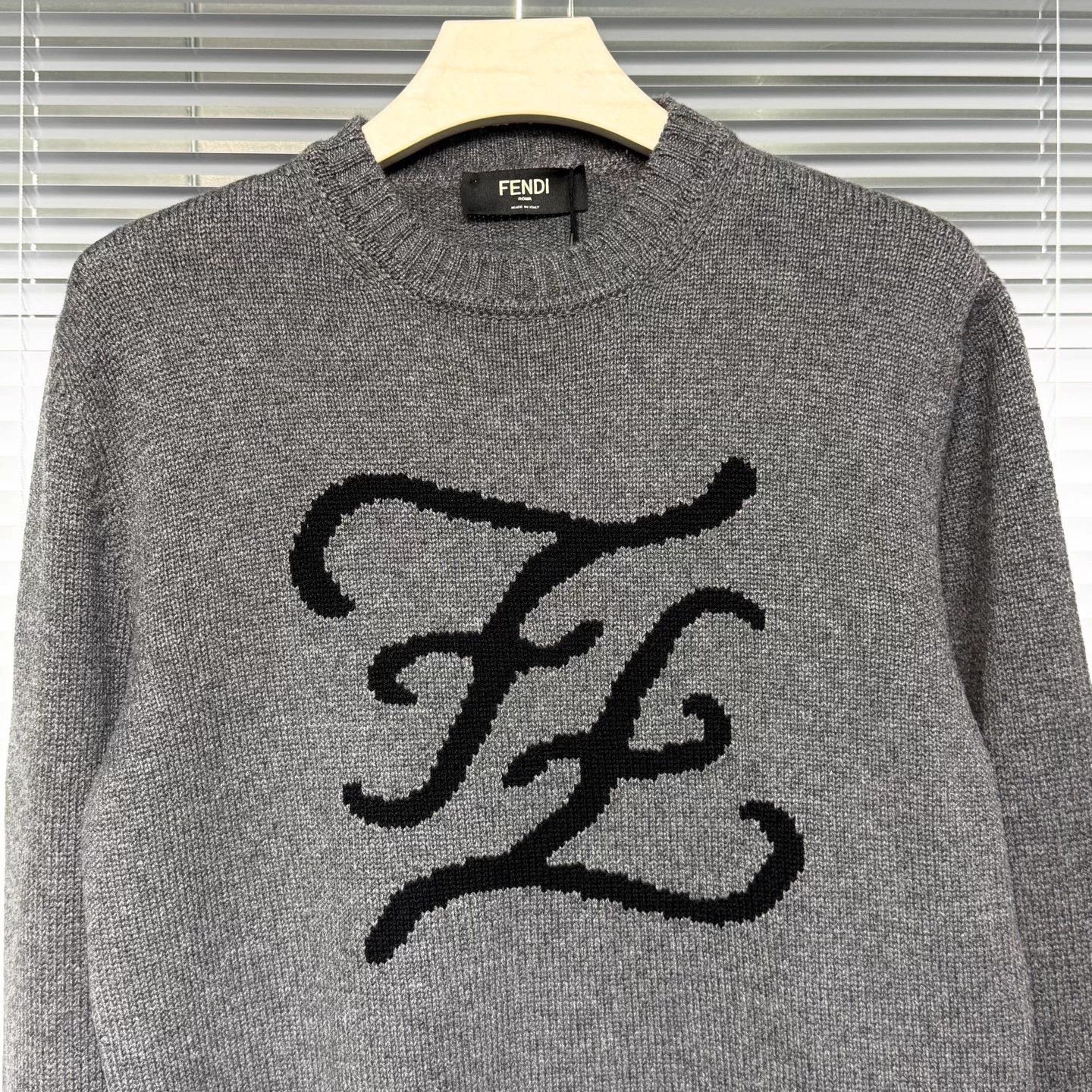 Fendi 【Brand New】 Fendi Knitted Cashmere Sweater, Size US M / EU 48-50 / 2 - 3 Thumbnail