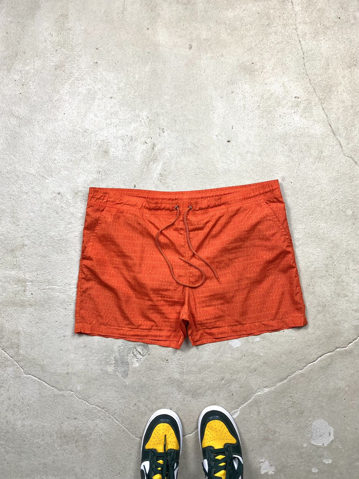 Moschino Vintage Moschino Monogram Shorts Luxury Hype Size US 38 / EU 54 - 1 Thumbnail