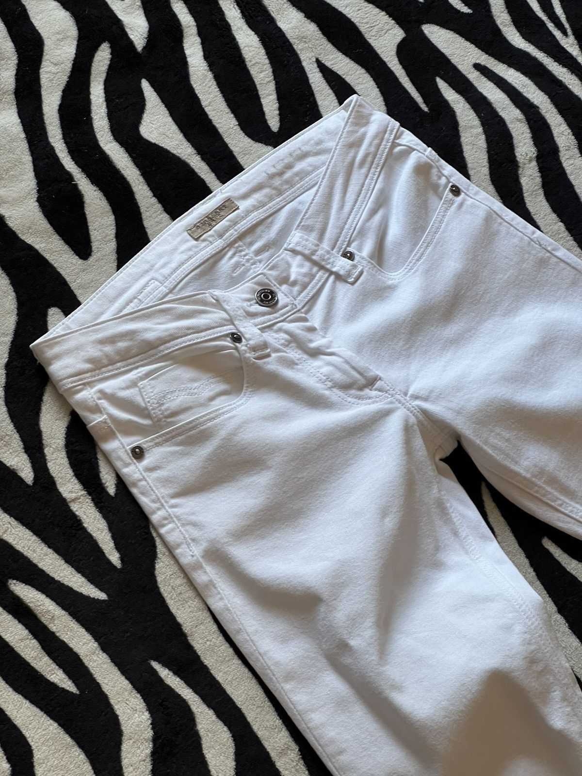 Burberry Burberry Brit Women’s Buckingham Skinny Leg Size 26 White Size 26" / US 2 / IT 38 - 4 Thumbnail