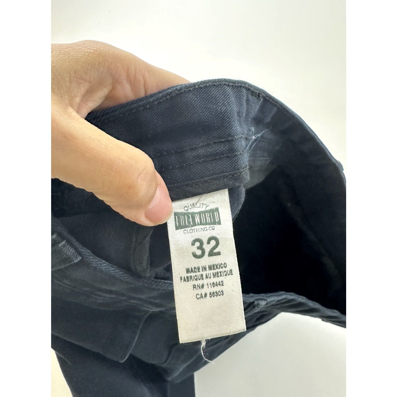 Vintage VINTAGE Free World Shorts Men 32 Black Chino Skateboarding Y2K 90s Mens Size US 32 / EU 48 - 5 Thumbnail