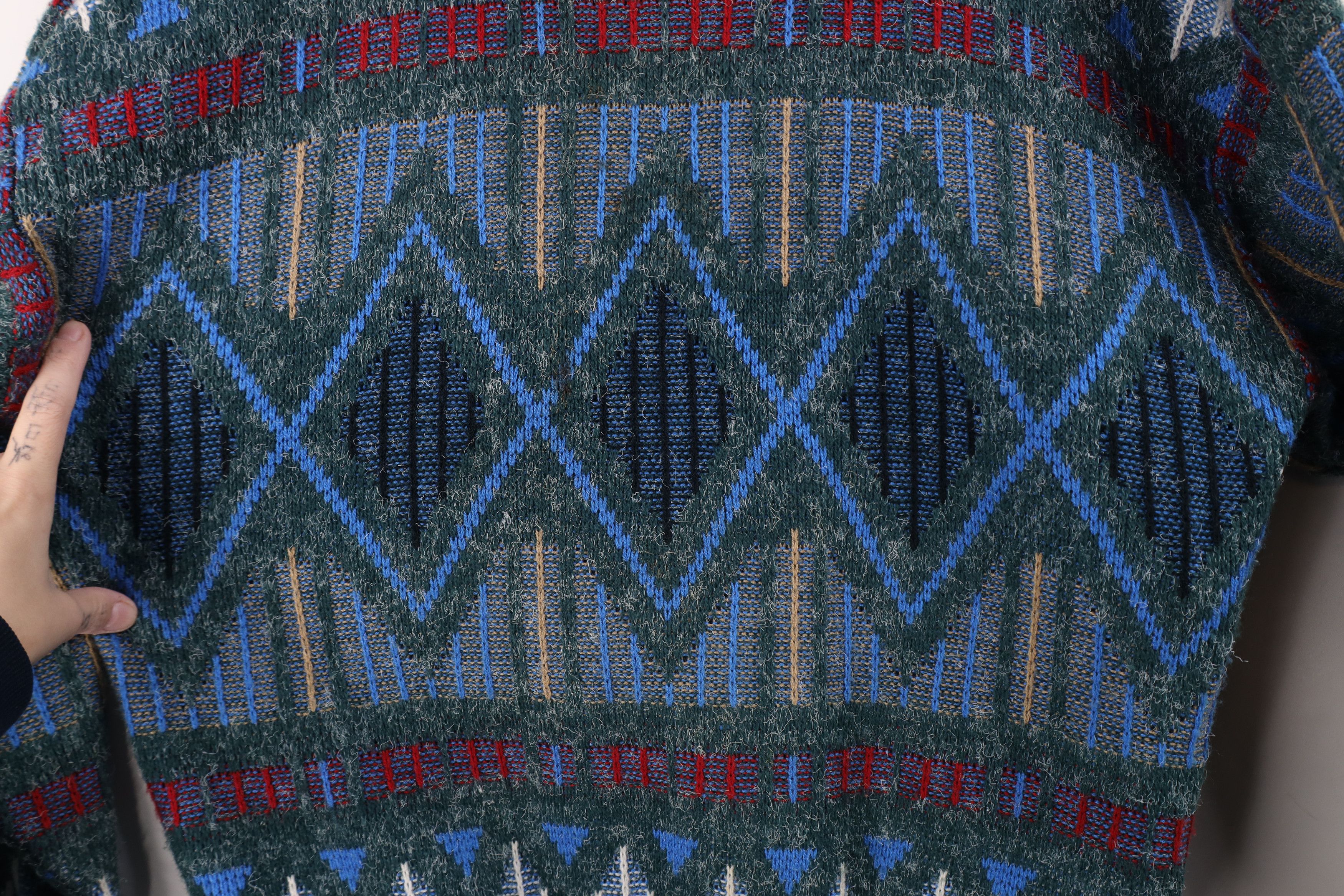 Vintage Vintage 90s Coogi Style Fair Isle Knit Crewneck Sweater Size US L / EU 52-54 / 3 - 6 Thumbnail