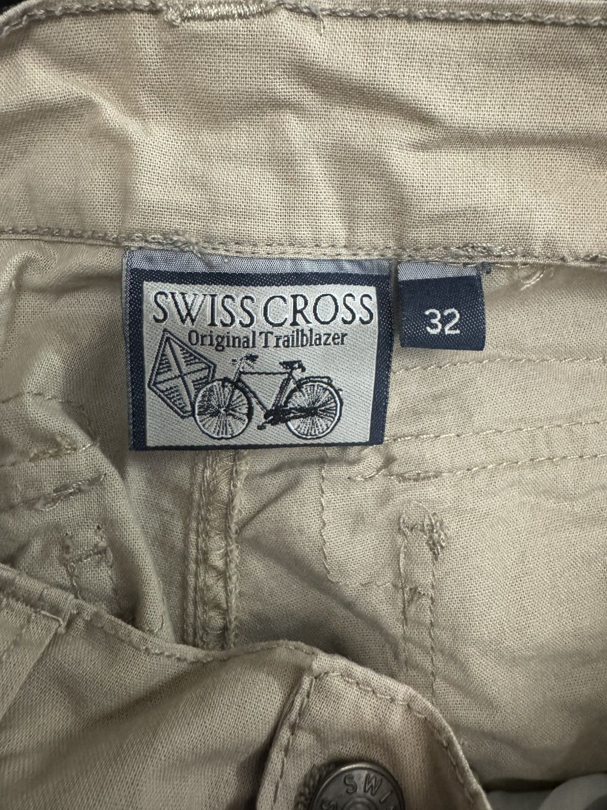 Vintage Swiss Cross Cargo Shorts Size US 32 / EU 48 - 3 Thumbnail
