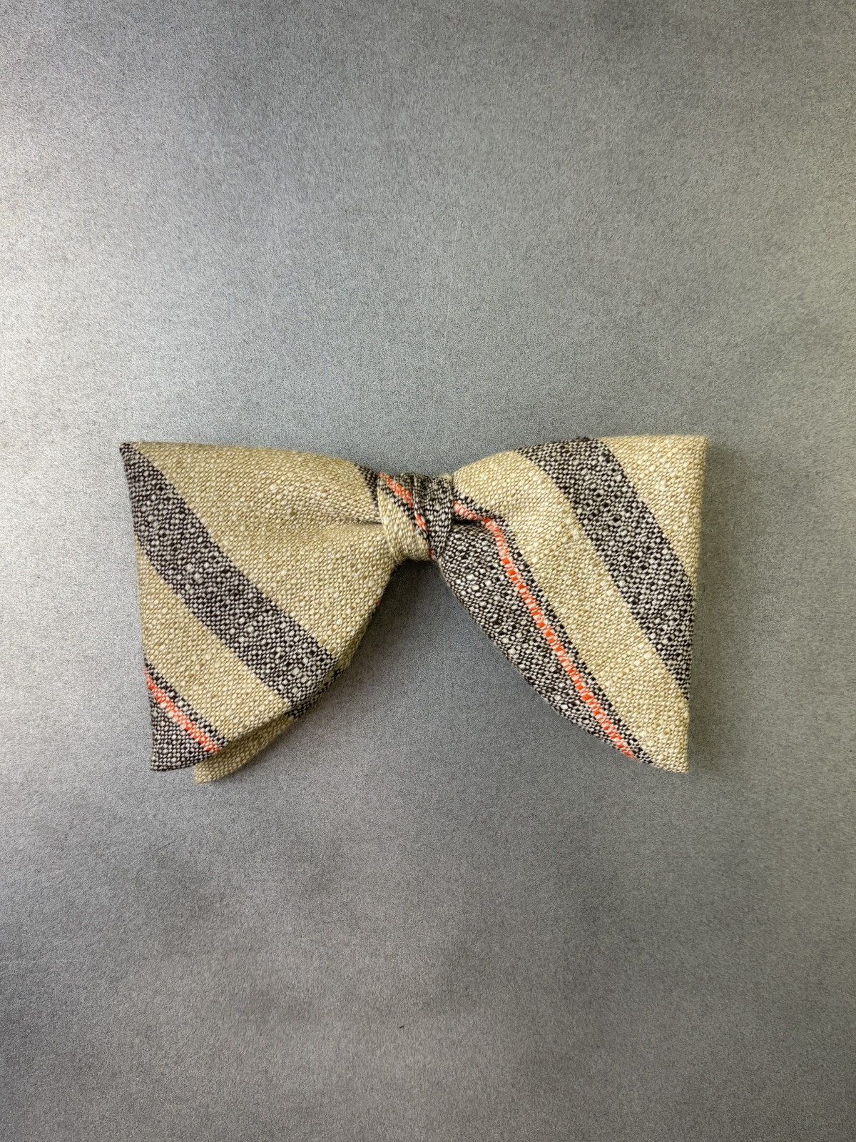 Vintage 1980s Vintage Bow Tie Butterfly Plaid Wool Oversized 1970s Size ONE SIZE - 1 Thumbnail