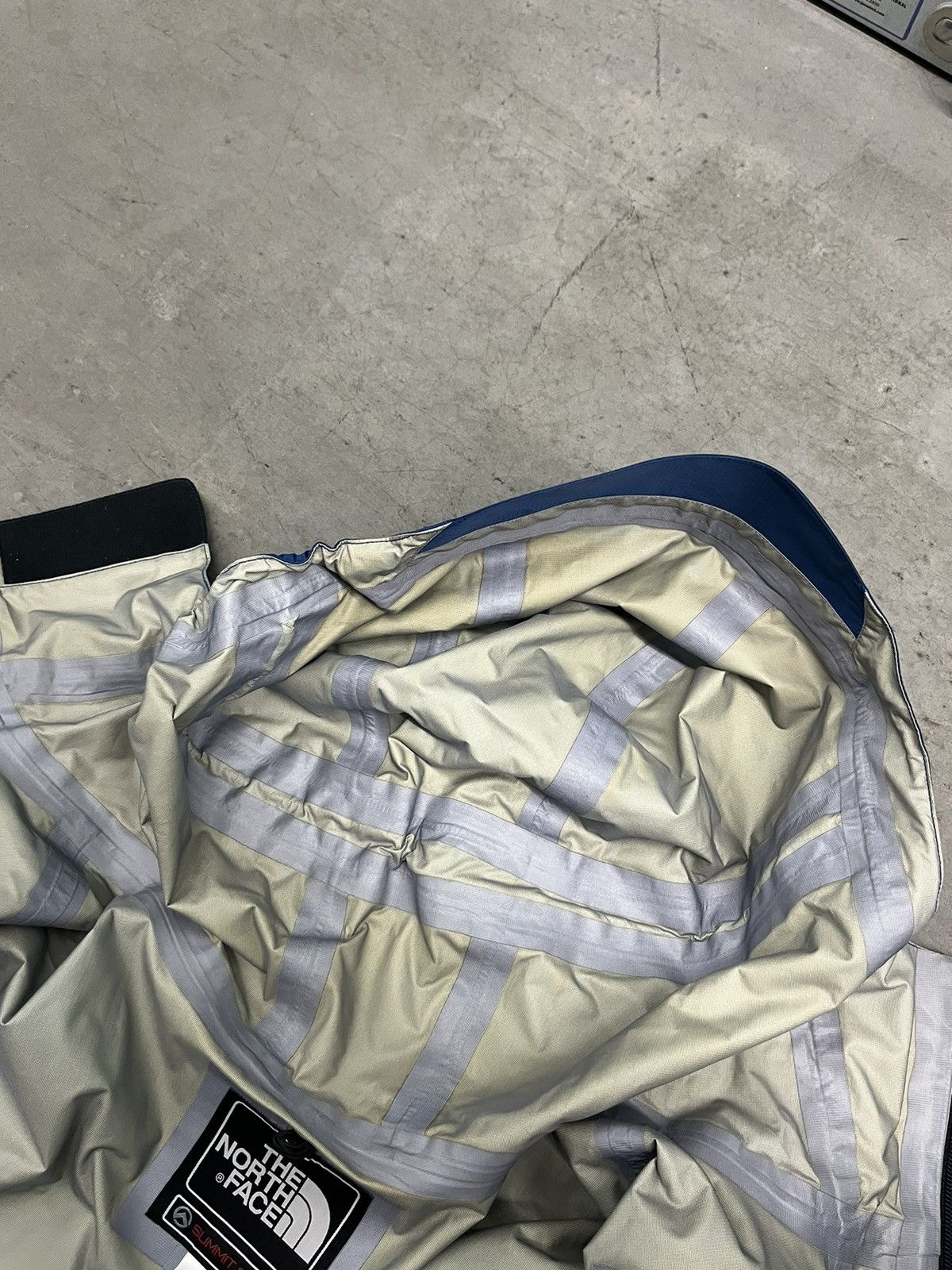The North Face Vintage North Face Summit Series Gore-tex Jacket Size US XL / EU 56 / 4 - 7 Thumbnail