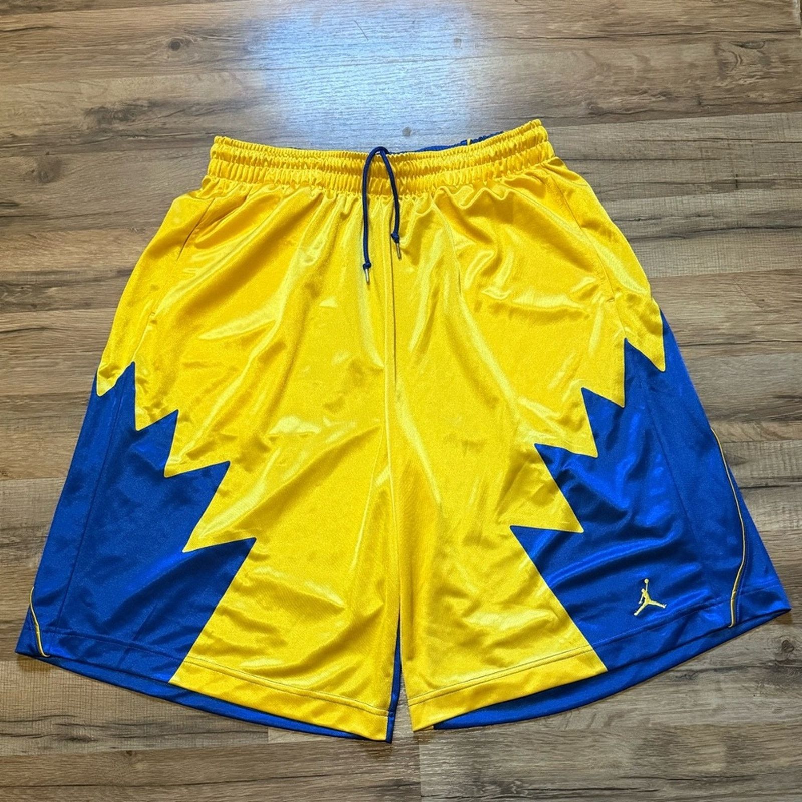 Jordan Brand Y2K Jordan Laney Silky Dazzle Shimmer Shorts Size US 32 / EU 48 - 1 Thumbnail
