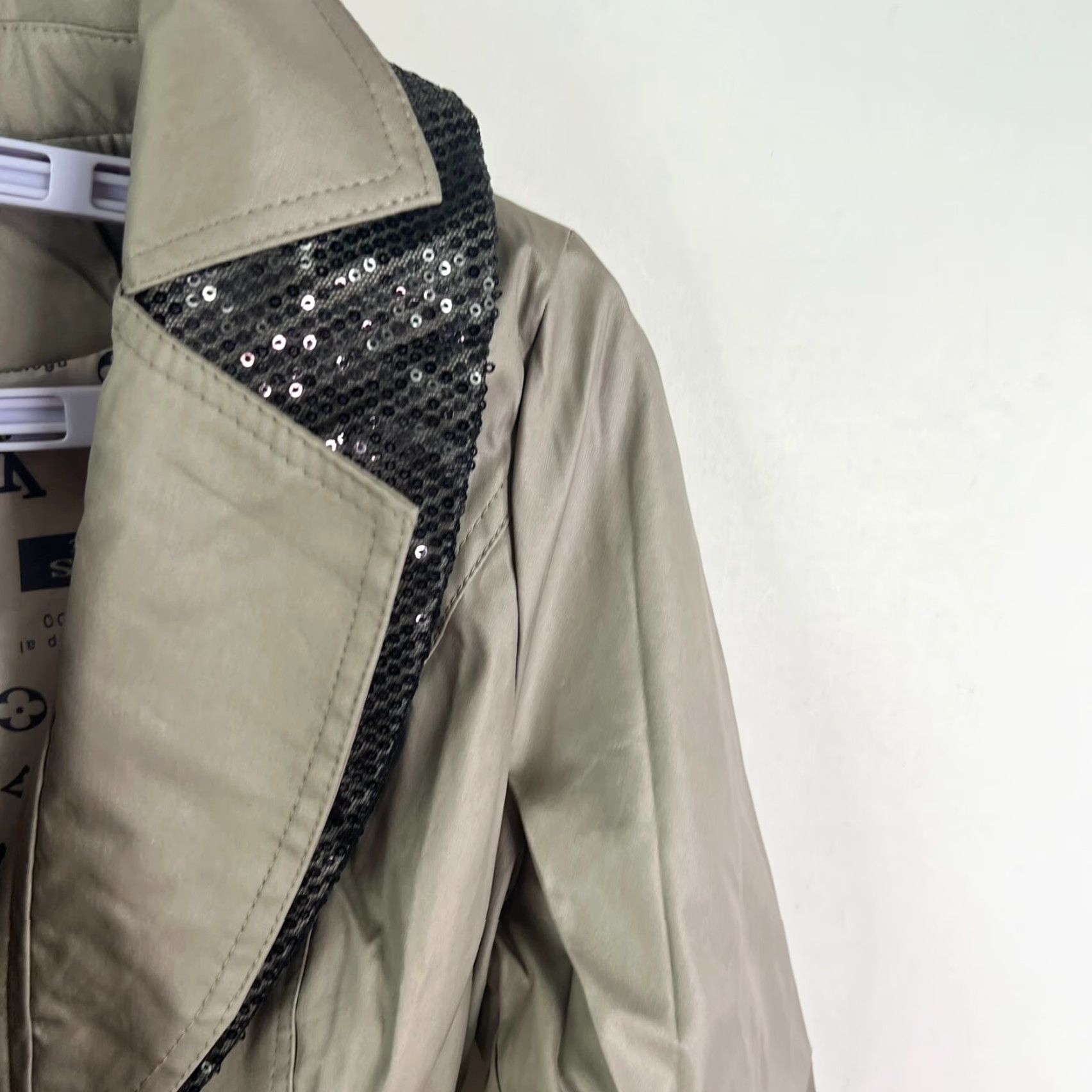 Max Mara Max Mara Coat Jr Size M Beige Double Breasted Belted Trench Scarf Sequin Womens Size M / US 6-8 / IT 42-44 - 3 Thumbnail