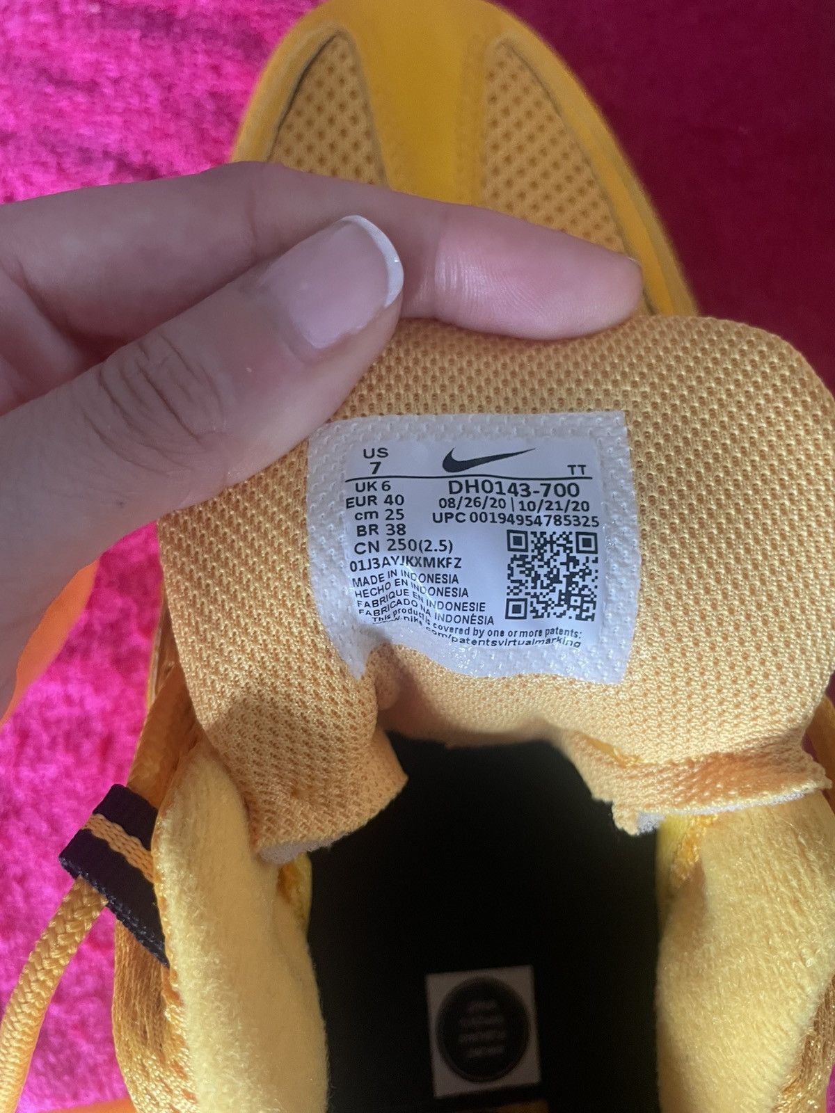 Nike Nike Air Max 95 NYC Taxi Size 7. DH0143-700 Size US 7 / IT 37 - 5 Thumbnail
