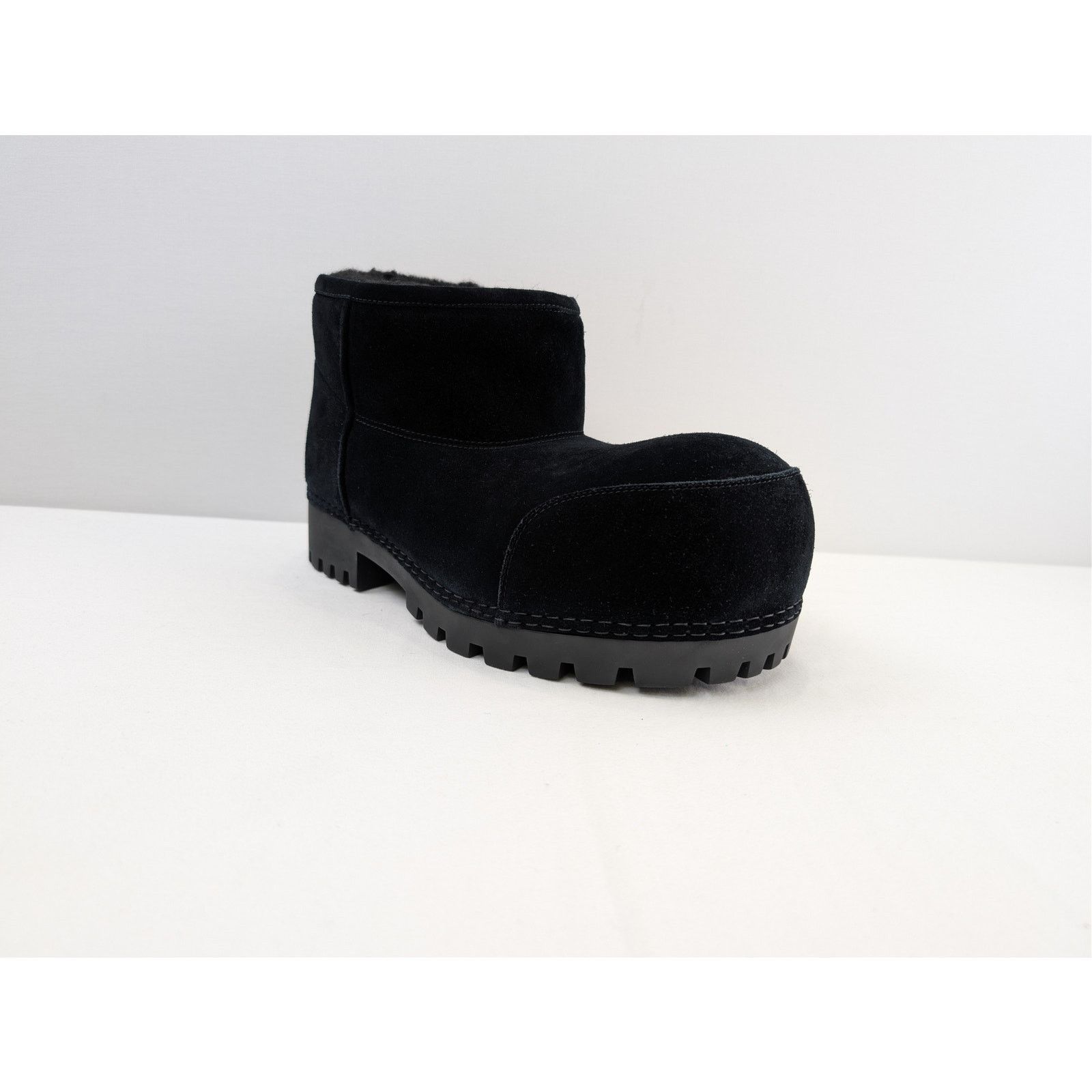 Balenciaga o1rshd1 Suede/Fake Shearling Alaska Fur Bootie Boots Black Size US 11 / EU 44 - 2 Thumbnail