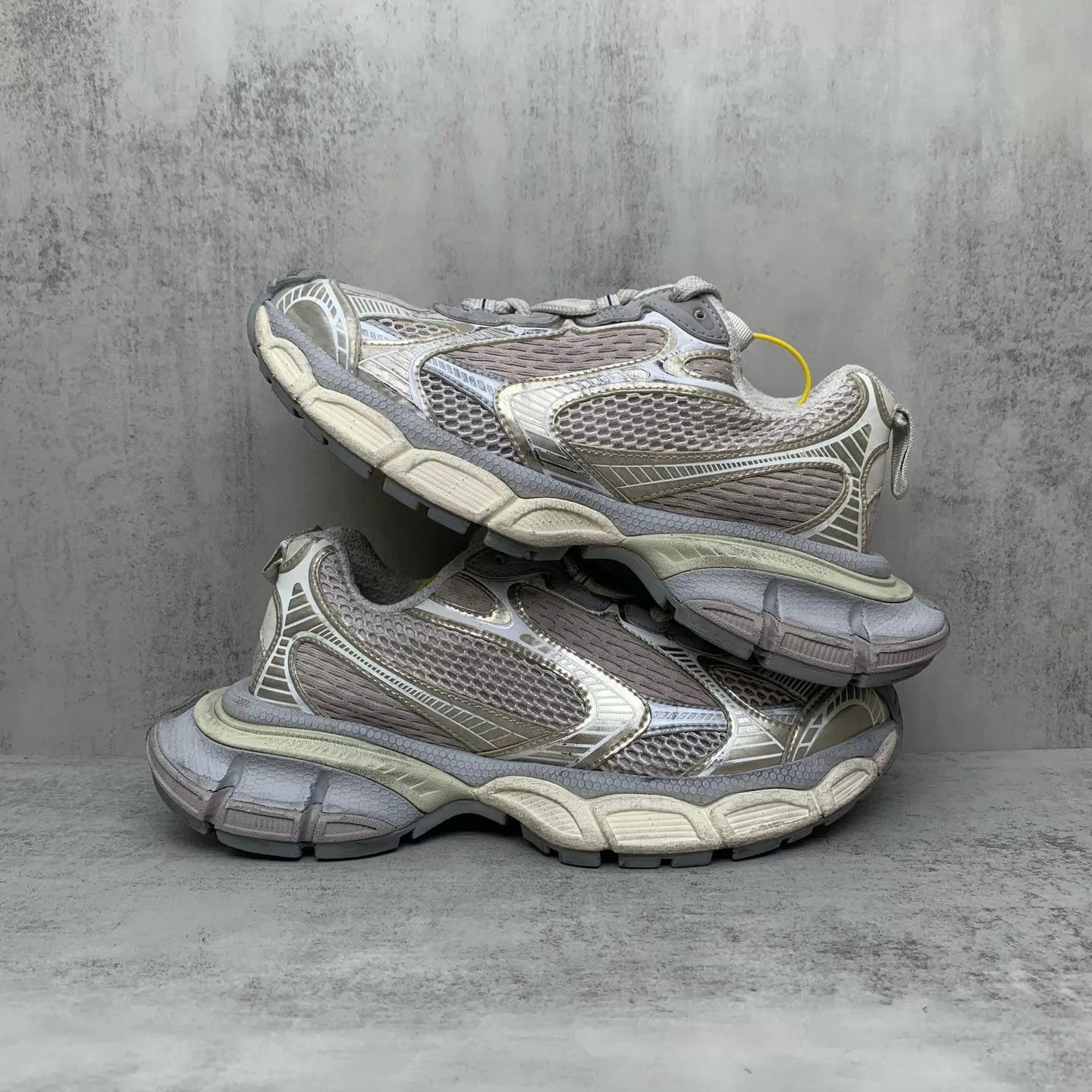 Balenciaga Balenciaga Beige Washed Dad Sneakers 37 Size US 6.5 / IT 36.5 - 2 Thumbnail