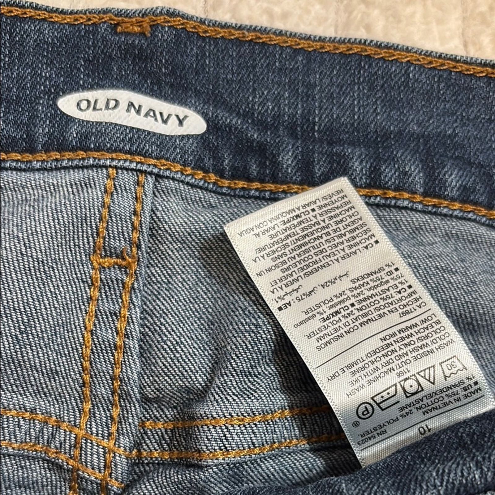 Old Navy Old Navy Denim Shorts Size 10 Size 34" / US 12 / IT 48 - 3 Thumbnail