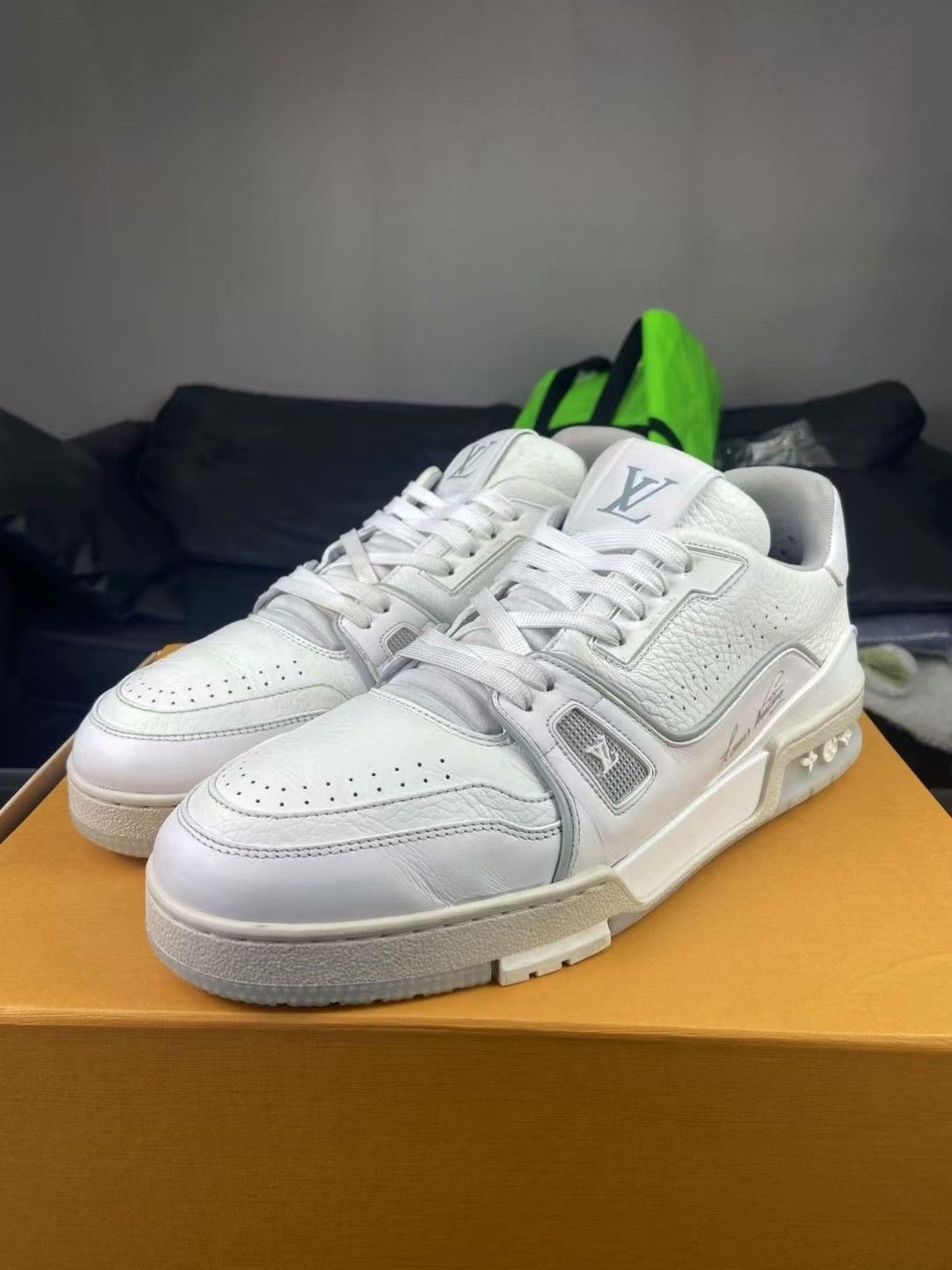 Louis Vuitton Louis Vuitton Training White Lowtop Sneakers 10 Men Size US 10 / EU 43 - 1 Thumbnail