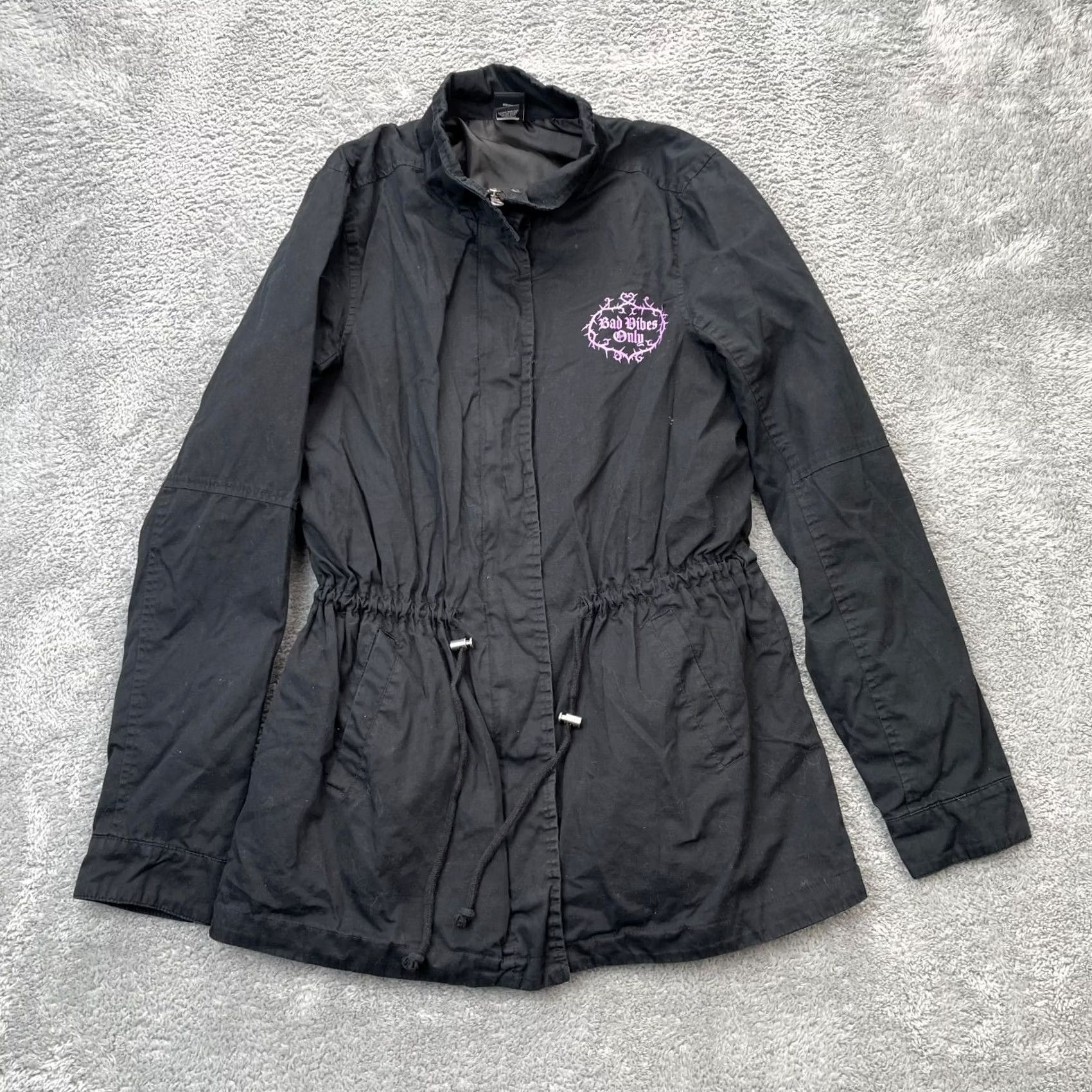 Disney Disney Jacket Womens M Black Villains Skull Graphic Coat Land World Jafar Zip Short Sleeve? Size M / US 6-8 / IT 42-44 - 3 Thumbnail