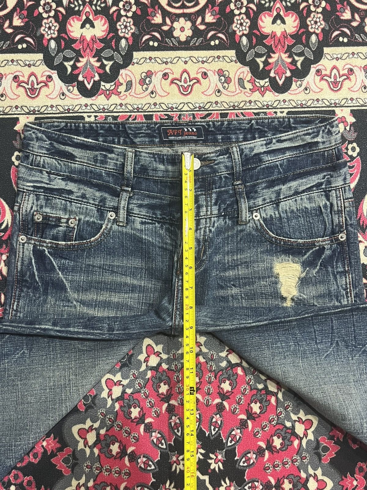 Le Grande Bleu (L.G.B.) Vintage African Taro Shattered Double Waist Distressed Jeans Size US 31 - 14 Thumbnail