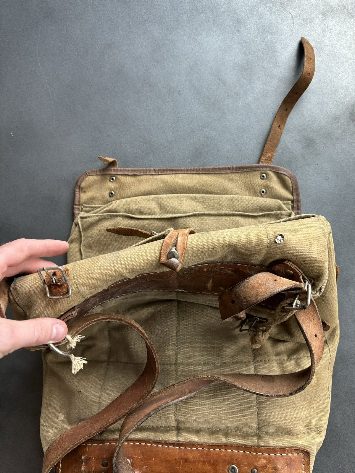 Vintage Vintage WW2 German Army M39 Tornister Fur Messenger Backpack Size ONE SIZE - 13 Thumbnail