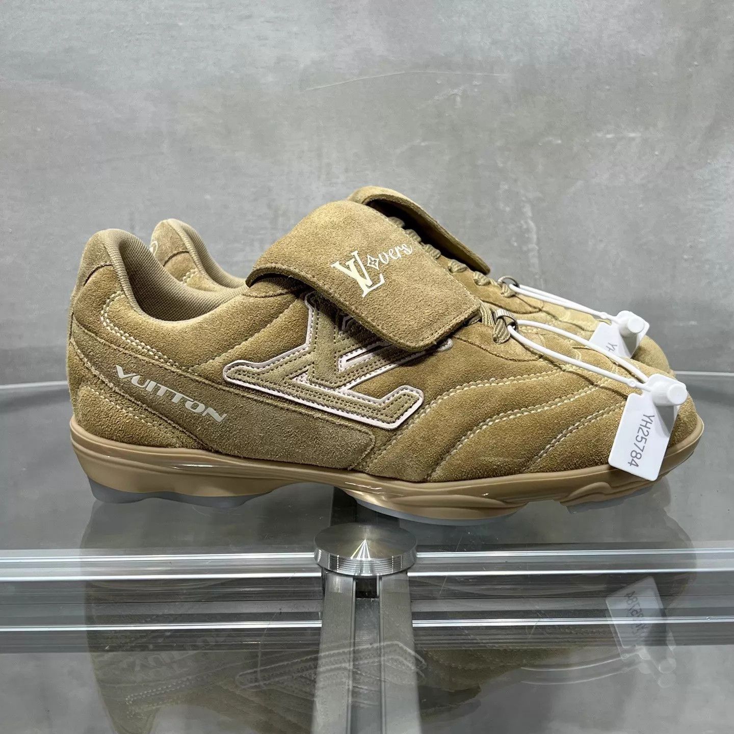 Louis Vuitton LV Footprint Soccer Shoe Khaki UK3 (37) Size US 5.5 / IT 35.5 - 4 Thumbnail