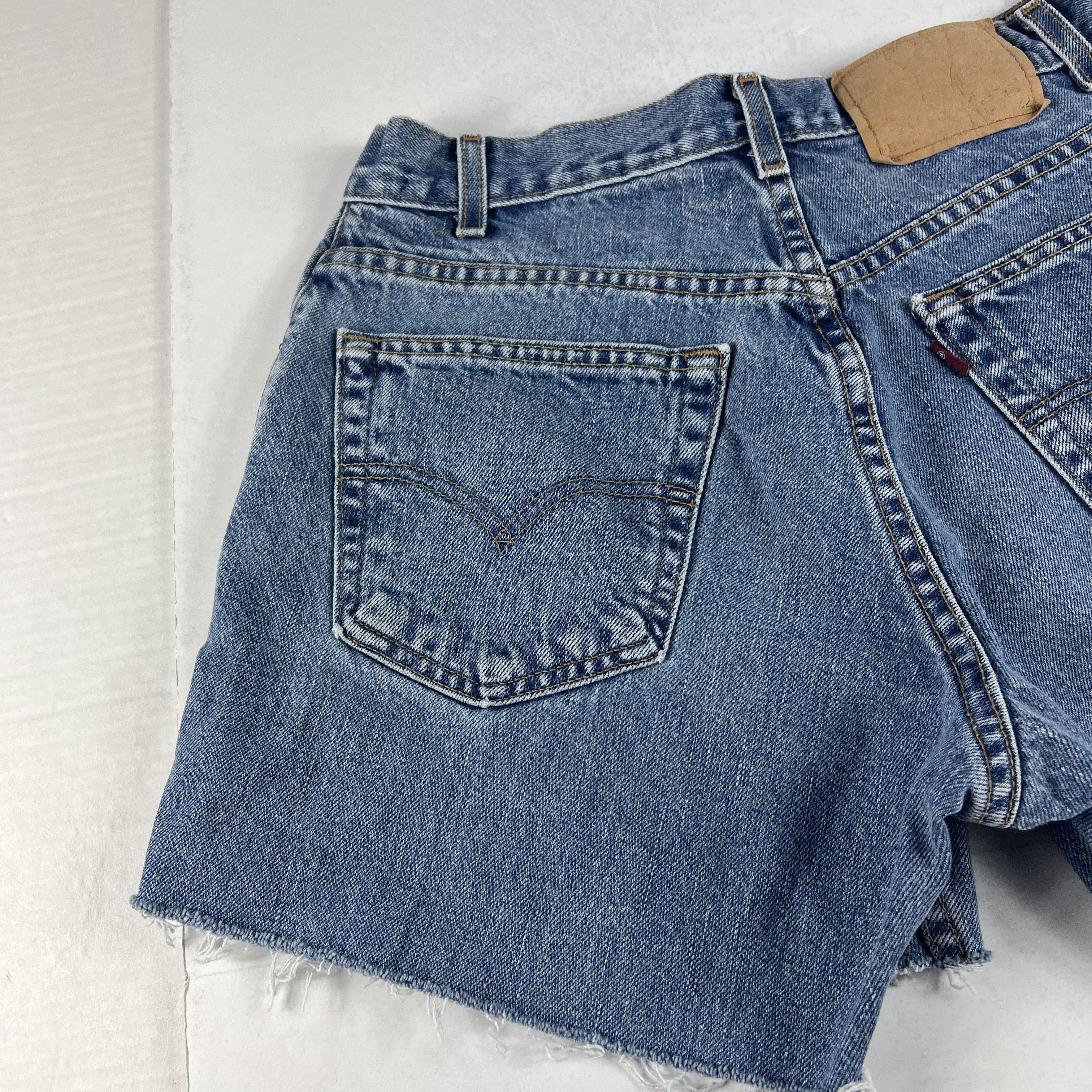 Levi's × Vintage Y2K Levi's Jeans Shorts 560 Loose Faded Cut Off Denim Jorts Size US 31 - 11 Thumbnail