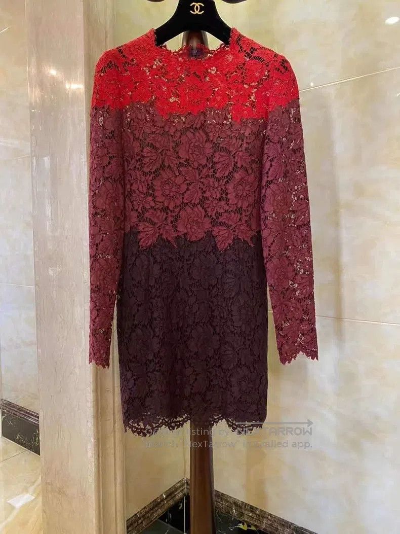 Valentino Valentino Lace dress Size M / US 6-8 / IT 42-44 - 1 Thumbnail