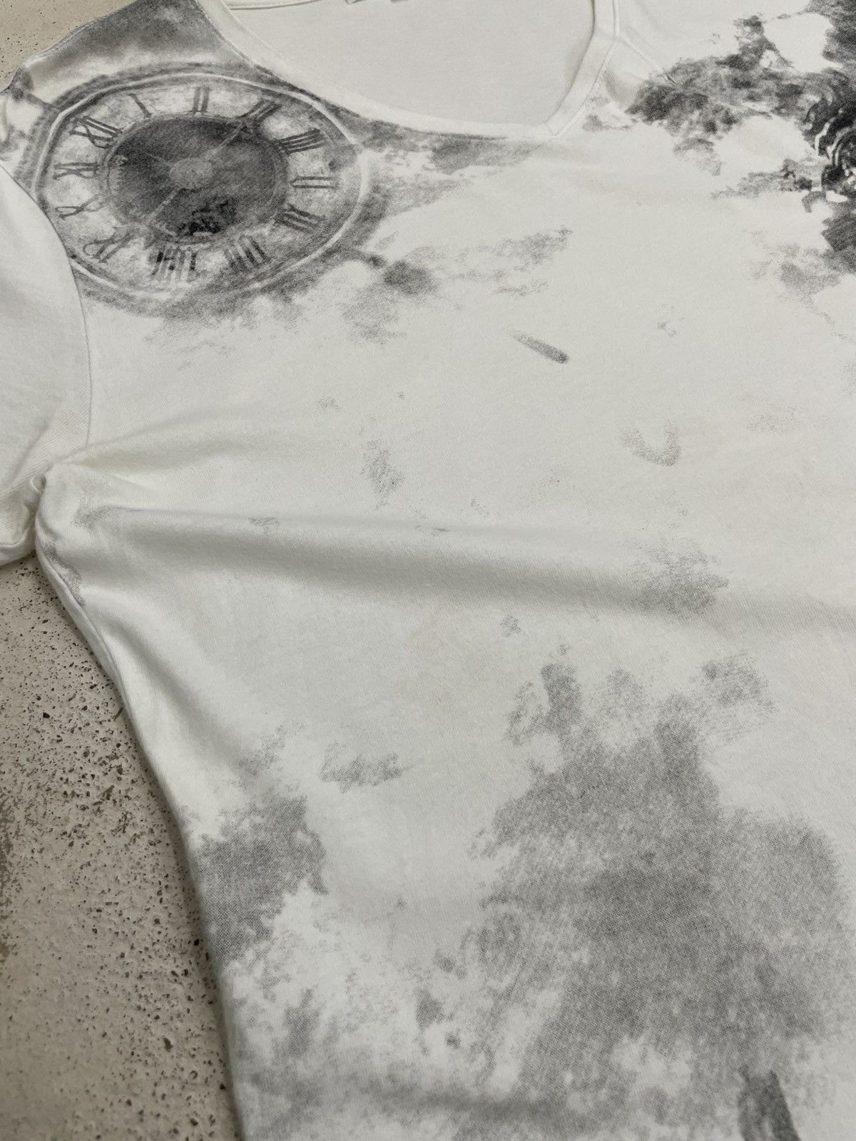Japanese Brand Semantic Smoke London Clock Art History Painting Unisex Tee Size US L / EU 52-54 / 3 - 7 Thumbnail