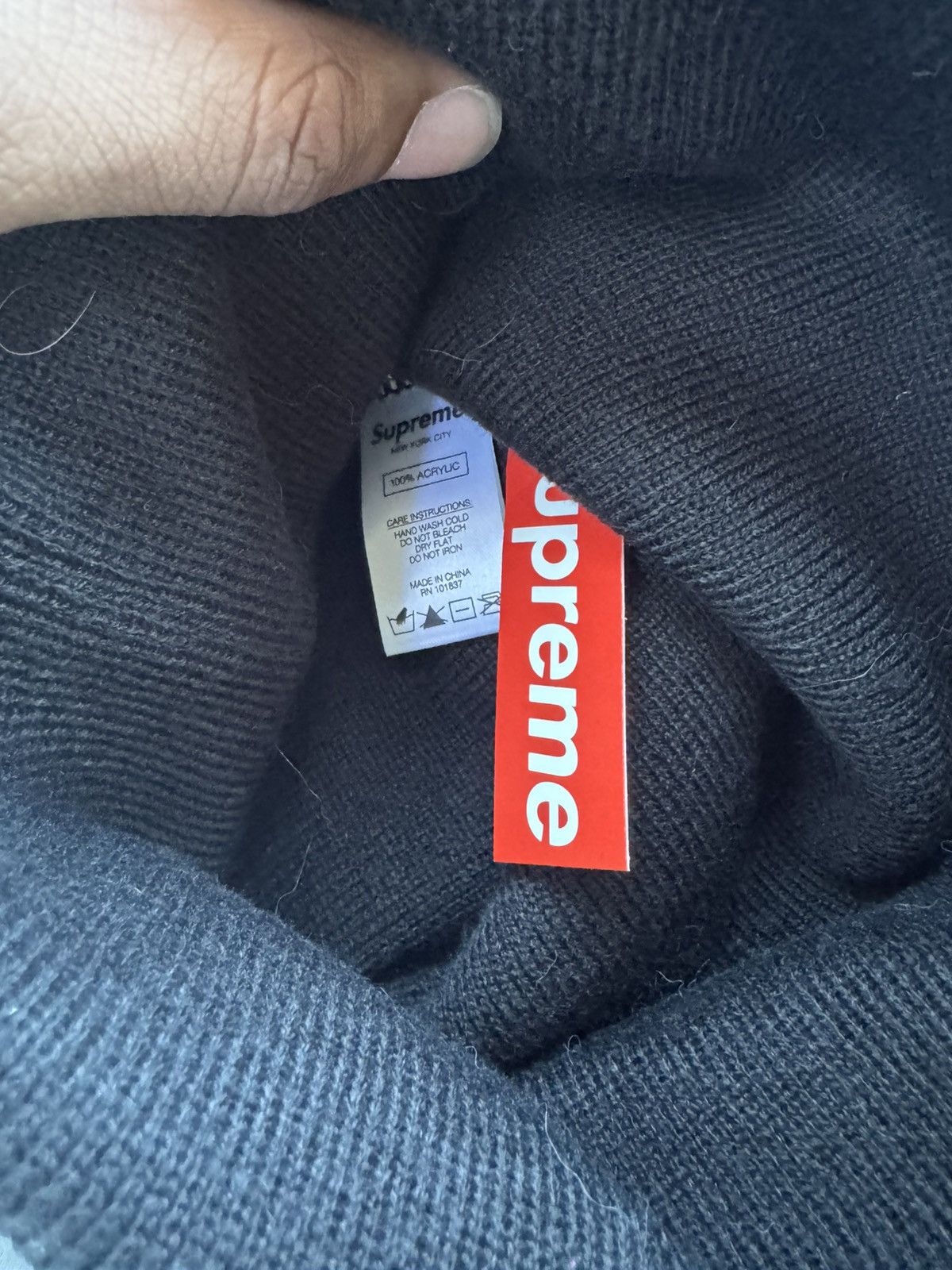 Supreme Supreme Old English Writing Beanie Size ONE SIZE - 3 Thumbnail