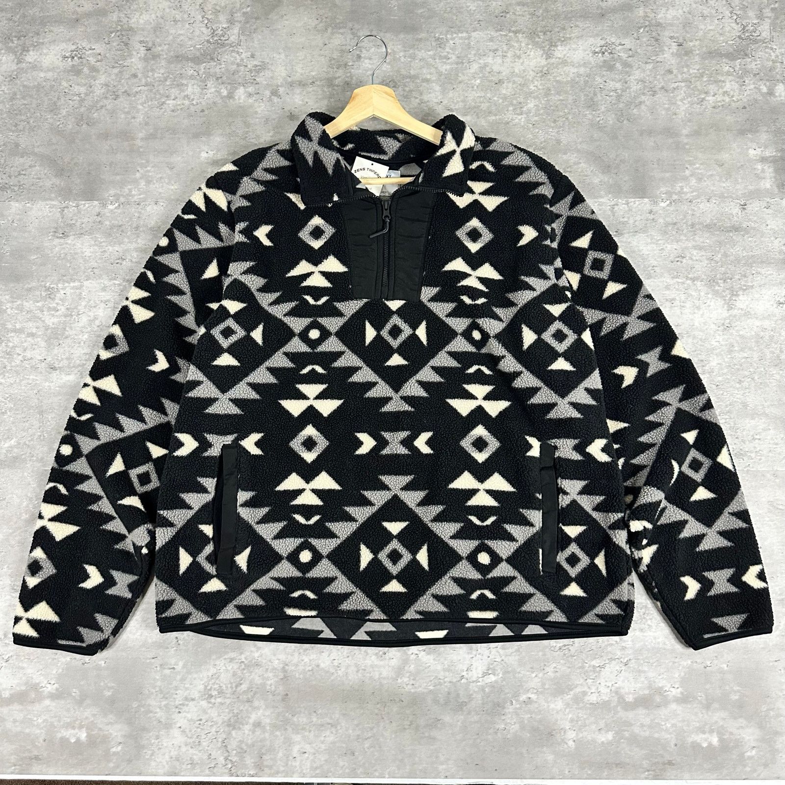Old Navy Old Navy Aztec pattern quarter zip up fleece Size US XXL / EU 58 / 5 - 1 Thumbnail