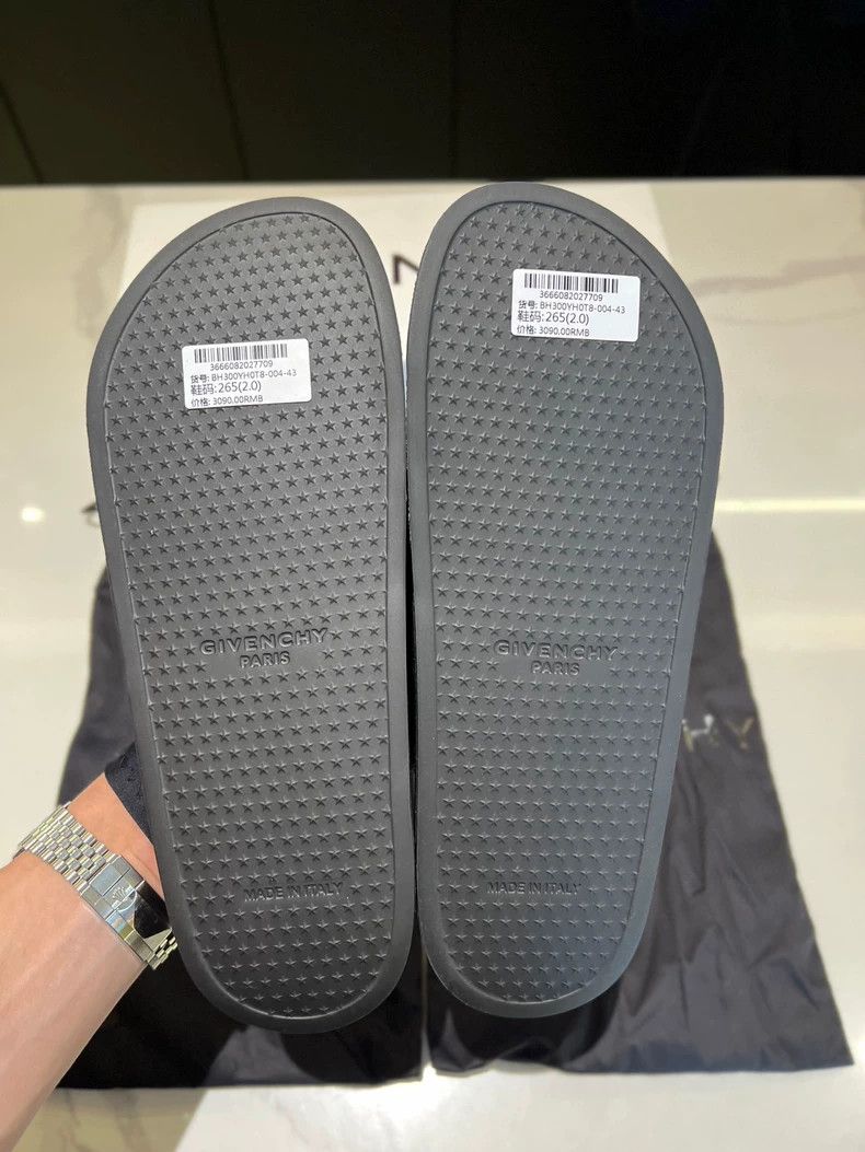 Givenchy Givenchy Men's slippers with letter logo, sizes 40, 41, 43 Size US 8 / EU 41 - 6 Thumbnail