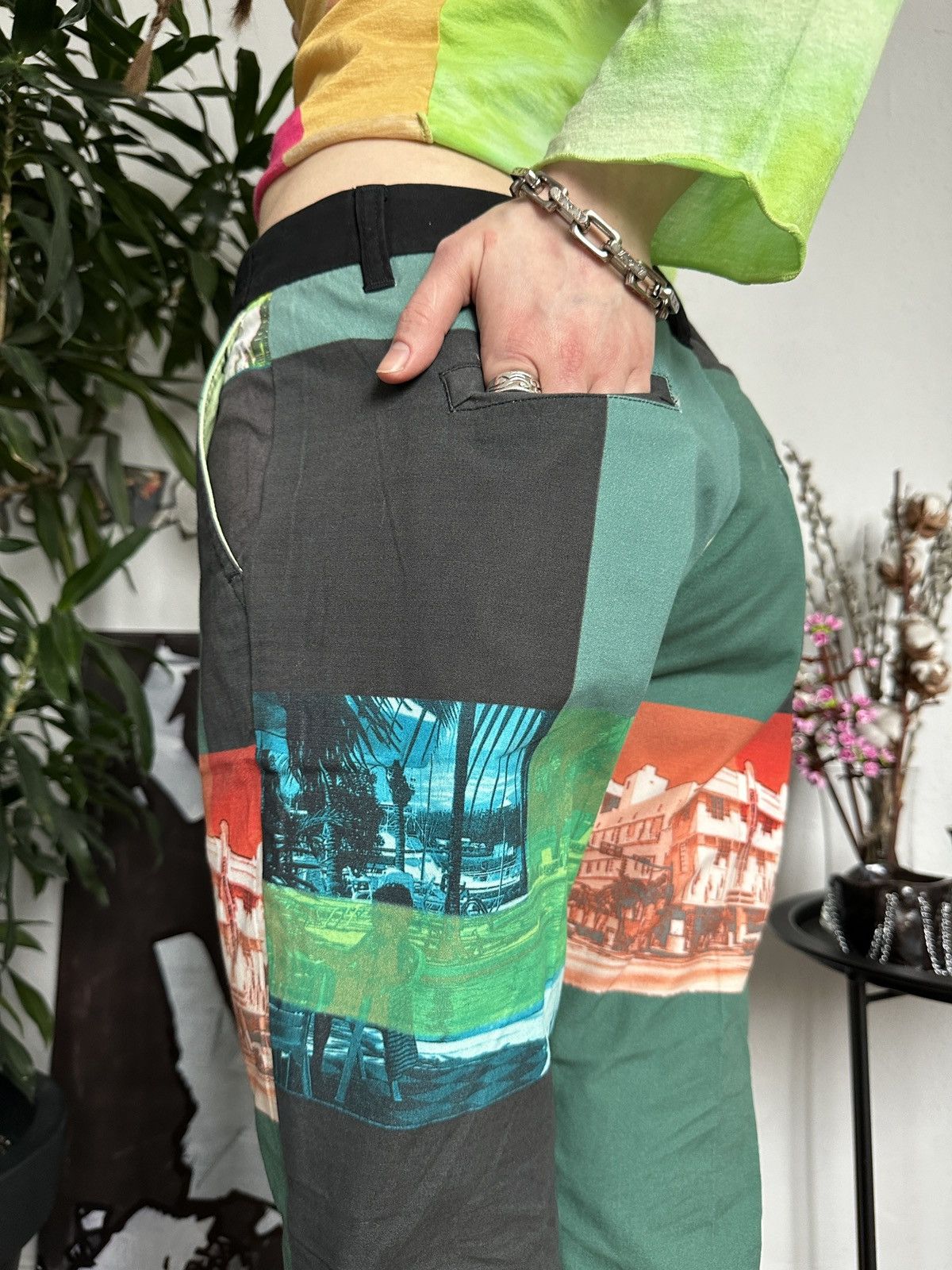 Custo Barcelona Deadstock Graphic Printed Futuristic Custo Barcelona Pants Size 27" / US 4 / IT 40 - 8 Thumbnail