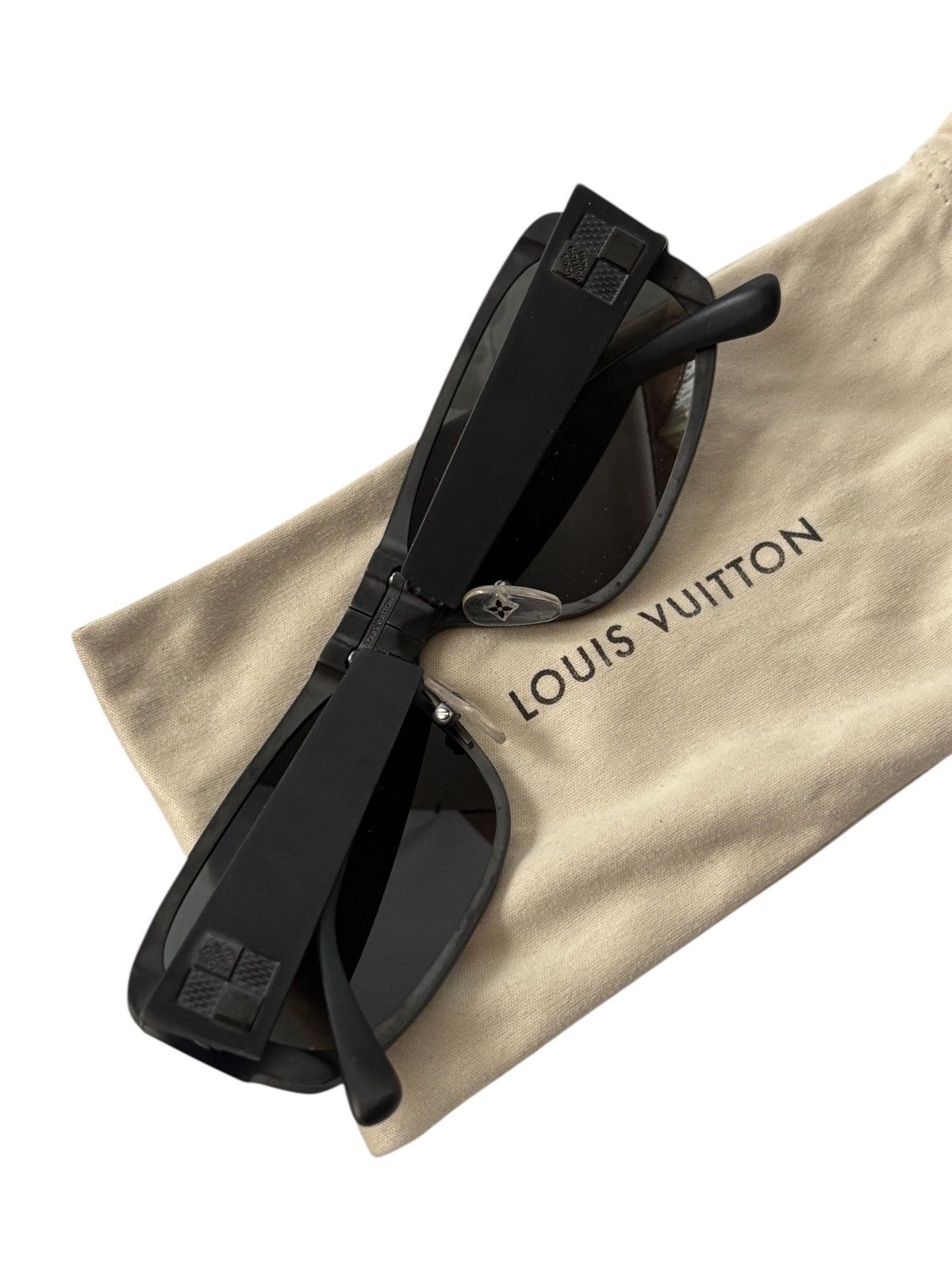 Louis Vuitton Louis Vuitton Evasion Sungalsses Size ONE SIZE - 2 Thumbnail