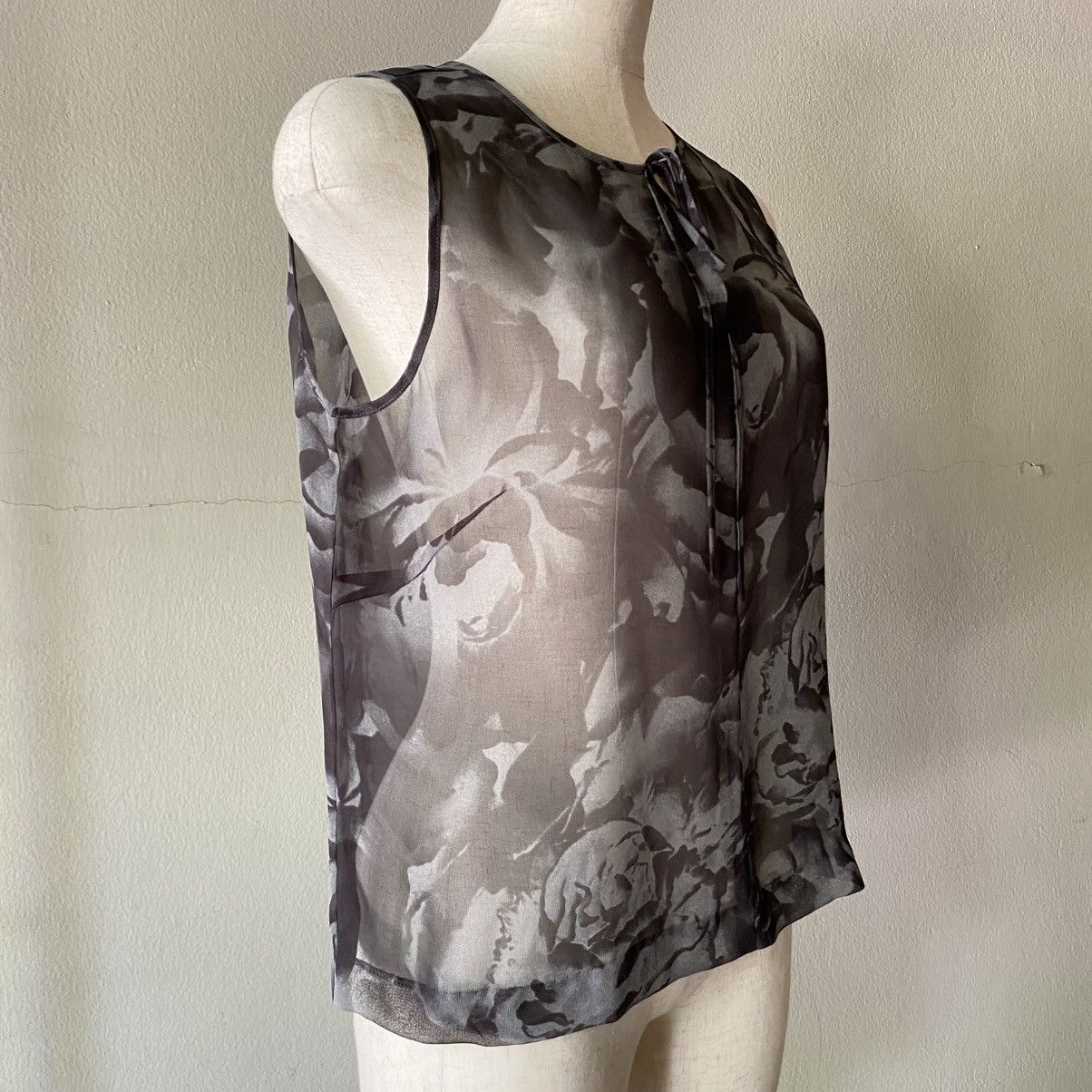 Givenchy GIVENCHY Transparent Gray Floral Sleeveless Blouse Size M / US 6-8 / IT 42-44 - 18 Thumbnail