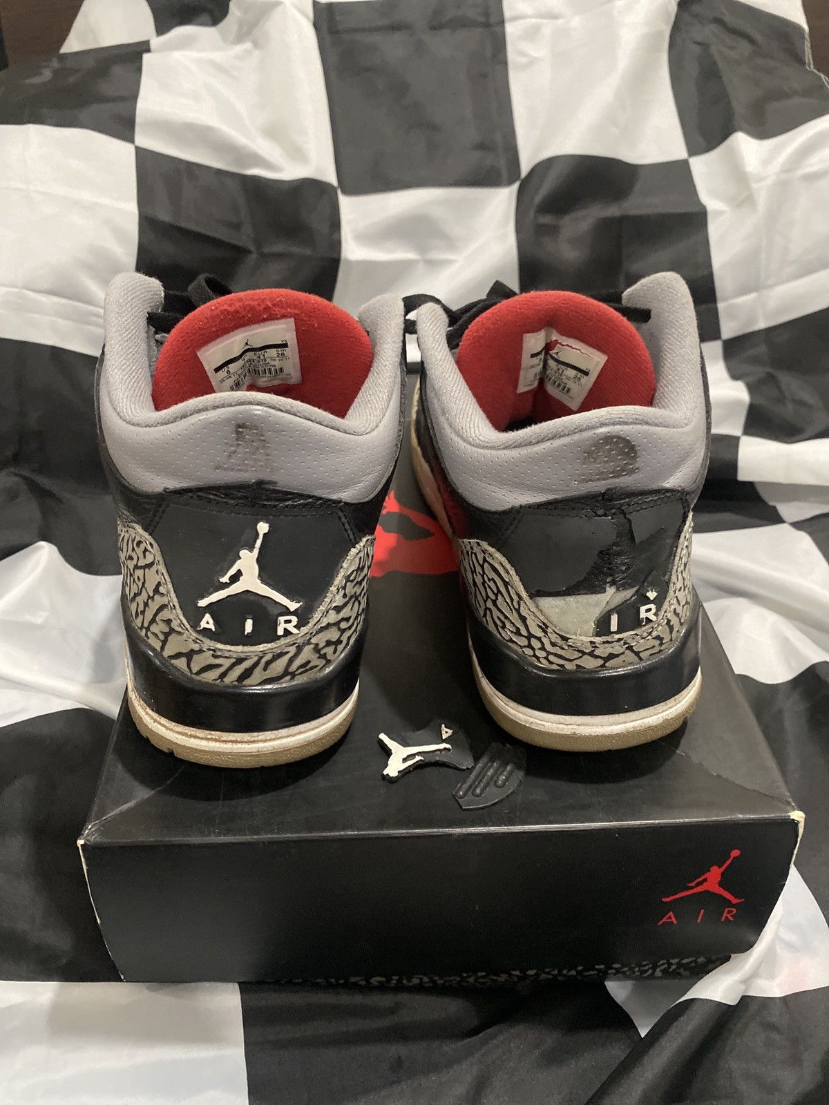Jordan Brand Air Jordan Black Cement 3s size 8 Size US 8 / EU 41 - 8 Thumbnail