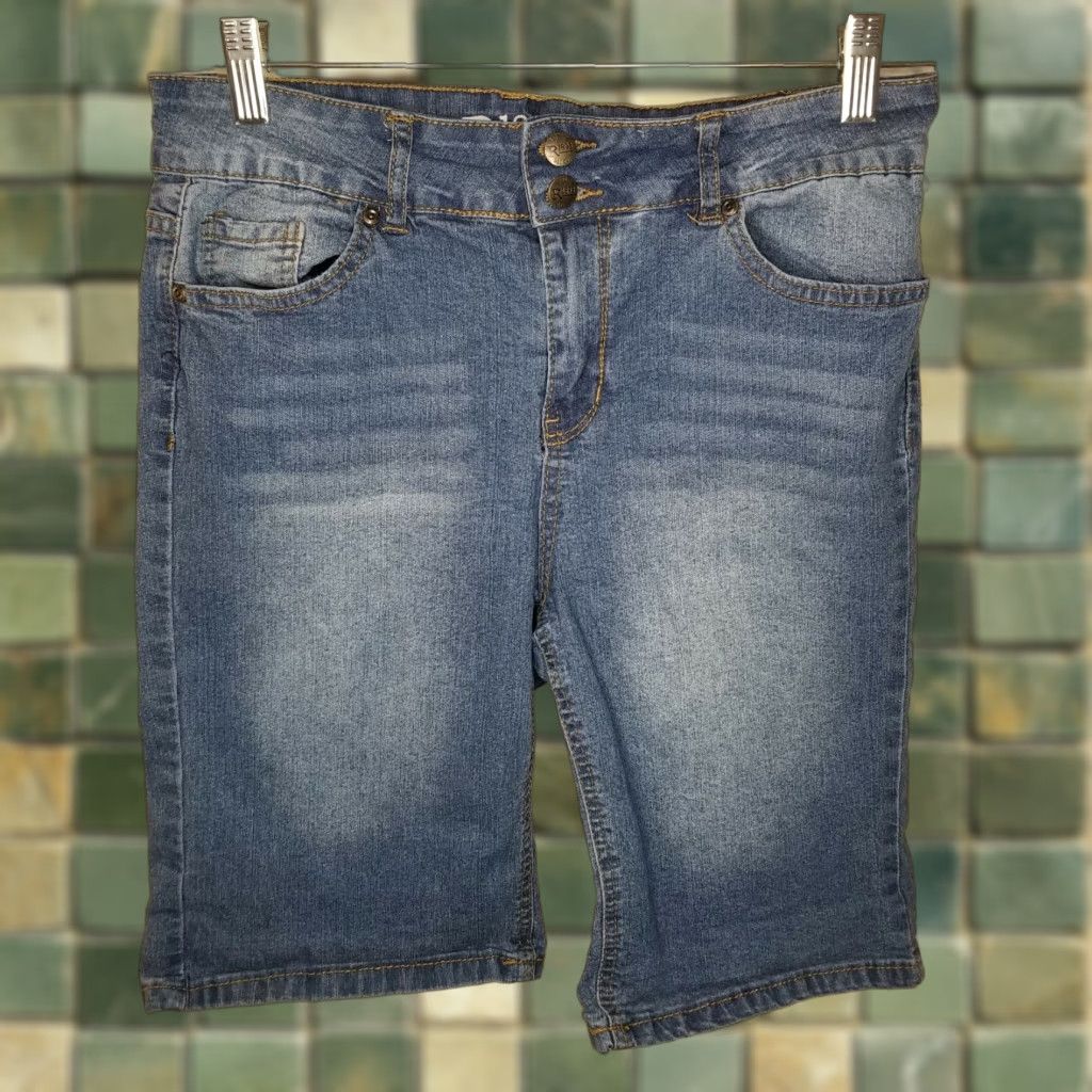 Vintage VINTAGE Roebuck 1893 Bermuda Jean Shorts Women Size 10 Blue Ladies Womens 1893 Jeans Bermuda Shorts Size 32" / US 10 / IT 46 - 1 Thumbnail