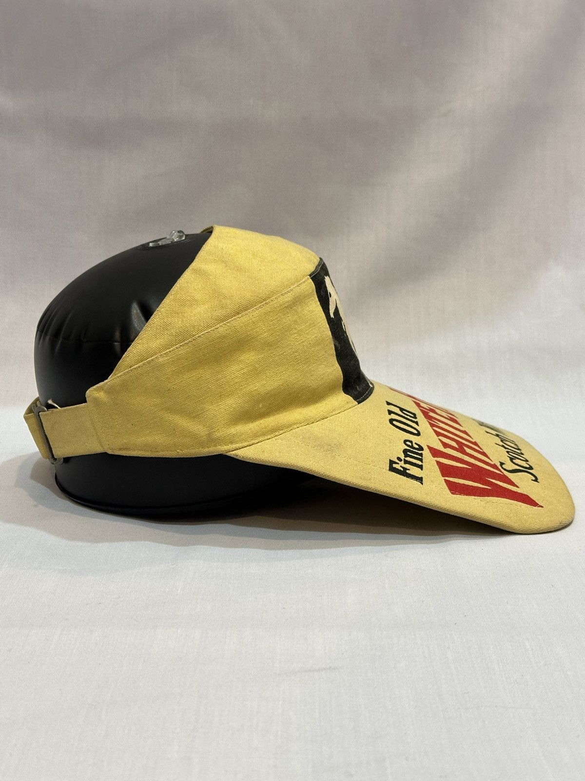 Vintage vintage yellow cap branding for White Horse Scotch Whisky. Size ONE SIZE - 5 Thumbnail