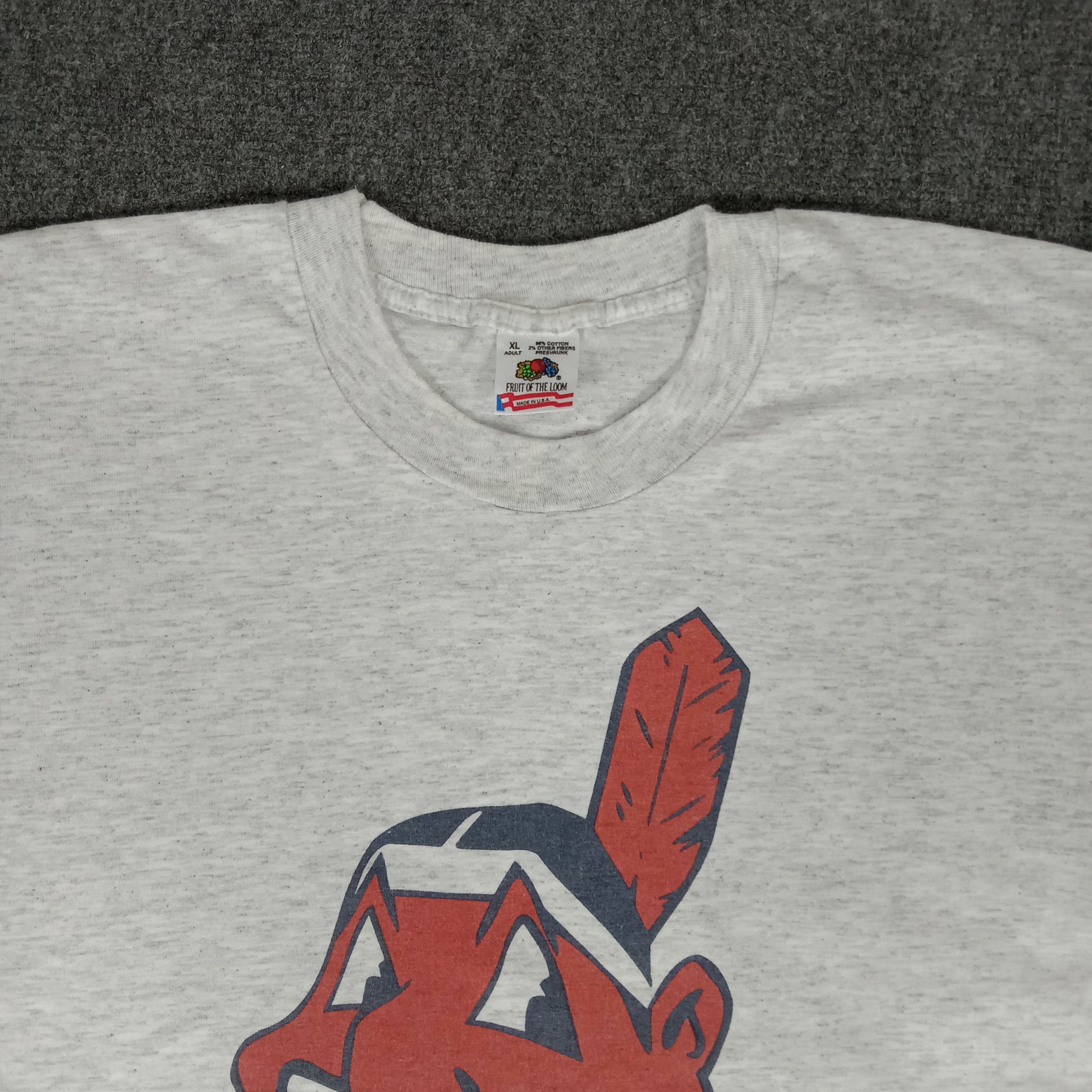 MLB × Vintage Vintage 90's Indians Baseball Team MLB Tshirt Size US XL / EU 56 / 4 - 3 Thumbnail