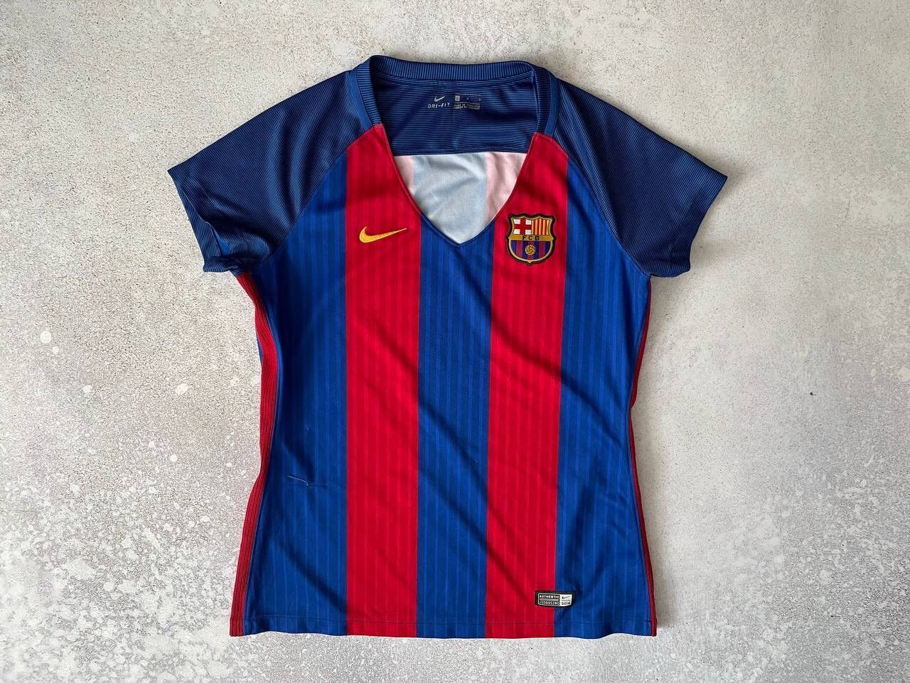 Nike Vintage Nike F.C Barcelona Soccer Jersey T-shirt Y2K Rare Size US S / EU 44-46 / 1 - 1 Thumbnail