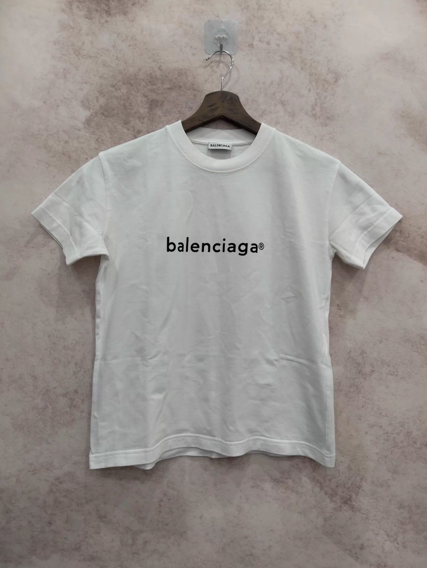 Balenciaga Balenciaga Women's Logo Print Crewneck Short Sleeve Tee M Size M / US 6-8 / IT 42-44 - 1 Thumbnail