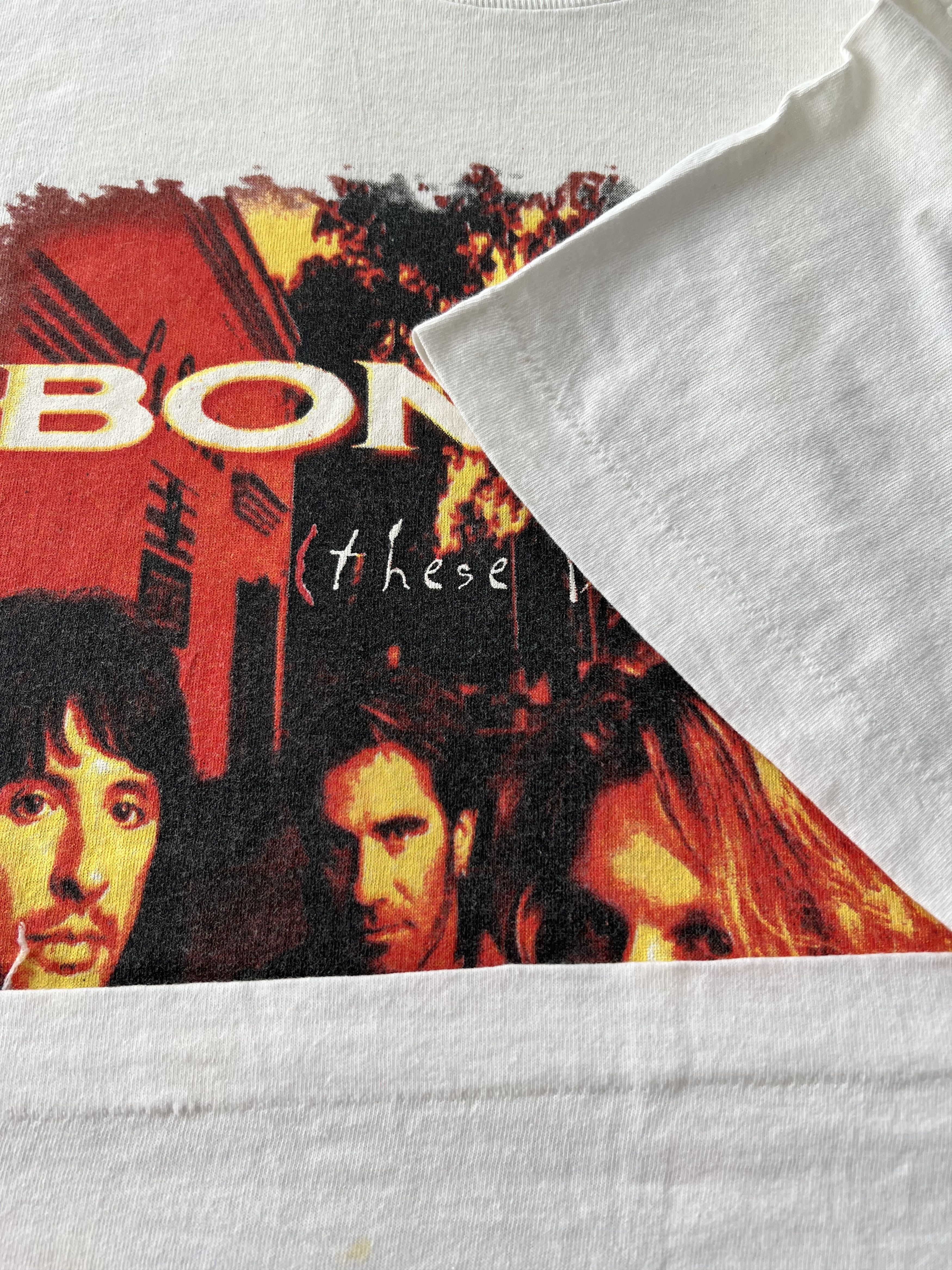 Band Tees Vintage 1996 Bon Jovi These Days White T-shirt Size US L / EU 52-54 / 3 - 6 Thumbnail