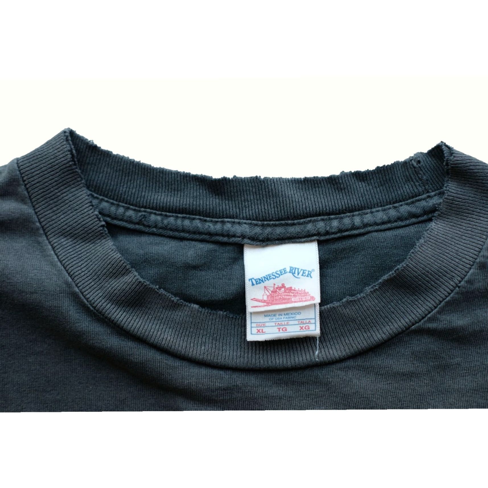 Vintage VINTAGE PIRATES OF THE CARIBBEAN T-SHIRT Men XL Black Short Sleeve Crew Neck Graphic Print 90s Theme Movie Sailors Grave Size US XL / EU 56 / 4 - 5 Thumbnail