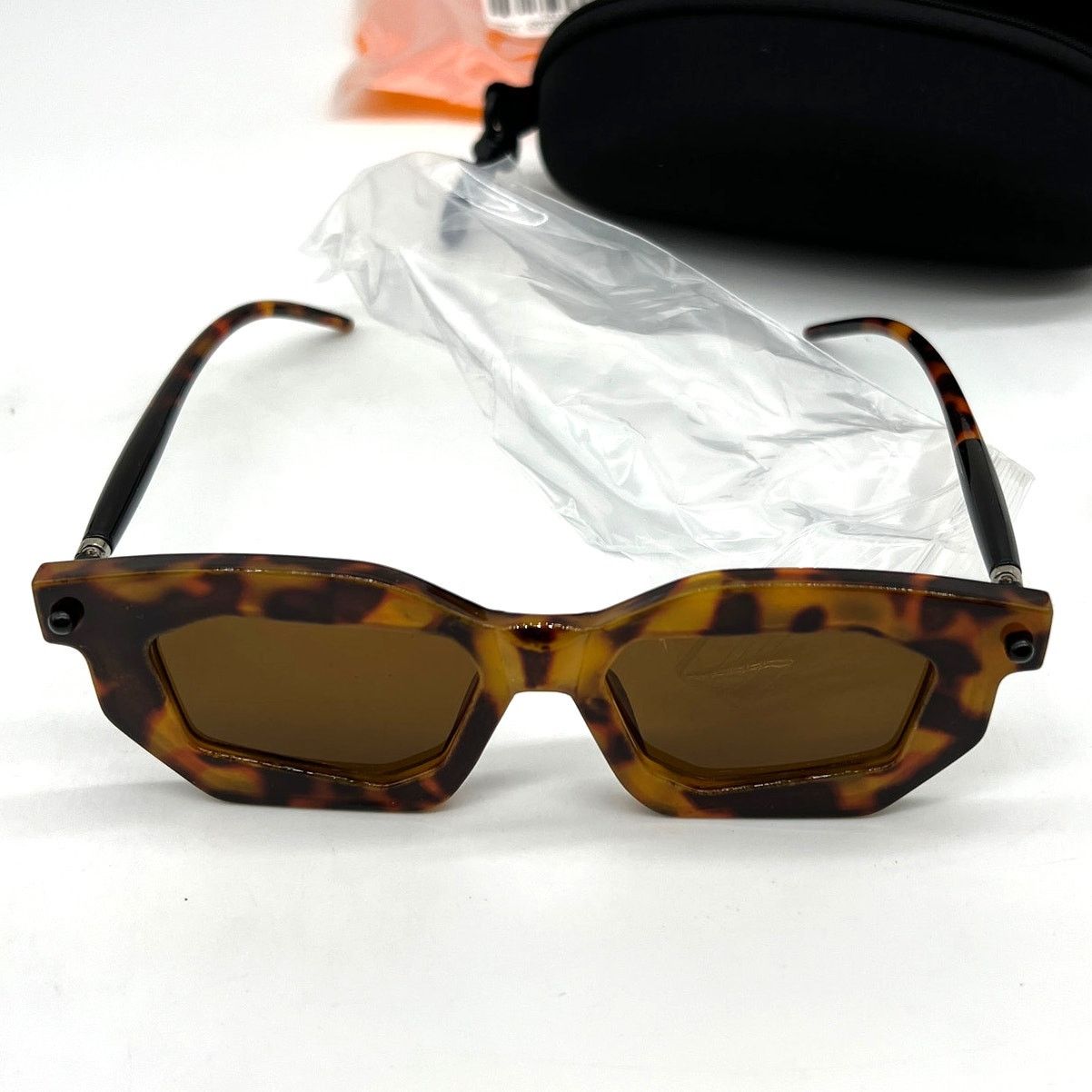 Other OQQ Fashion Sunglasses for Women Brown Color New in Box Size ONE SIZE - 1 Thumbnail
