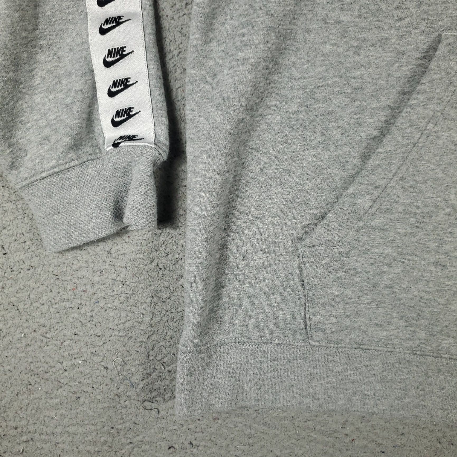 Nike Nike Hoodie Mens XL Gray Swoosh Pullover Sweatshirt Crew Neck Size US XL / EU 56 / 4 - 4 Thumbnail