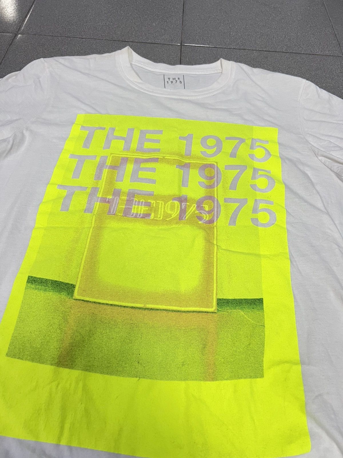 The 1975 The 1975 2016 World Tour Alternative Band Tshirt Size US M / EU 48-50 / 2 - 2 Thumbnail