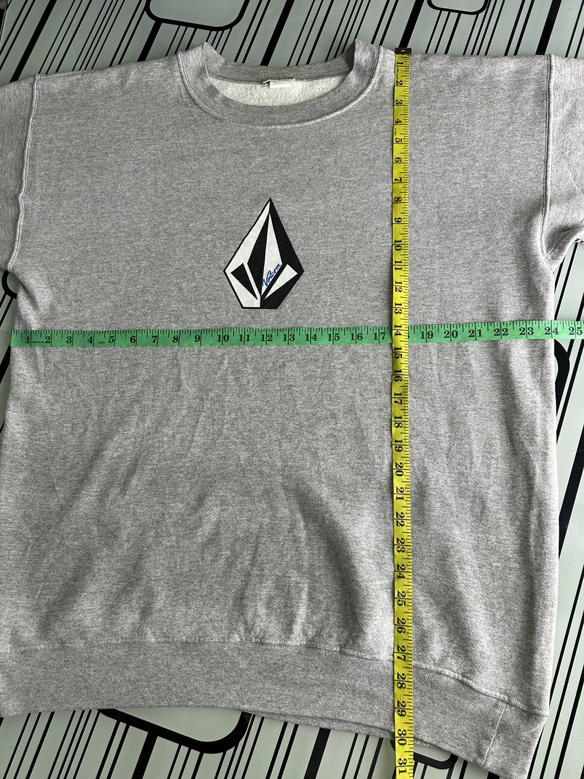 Vintage × Volcom Vintage Volcom Center Logo Sweatshirt Size US L / EU 52-54 / 3 - 12 Thumbnail