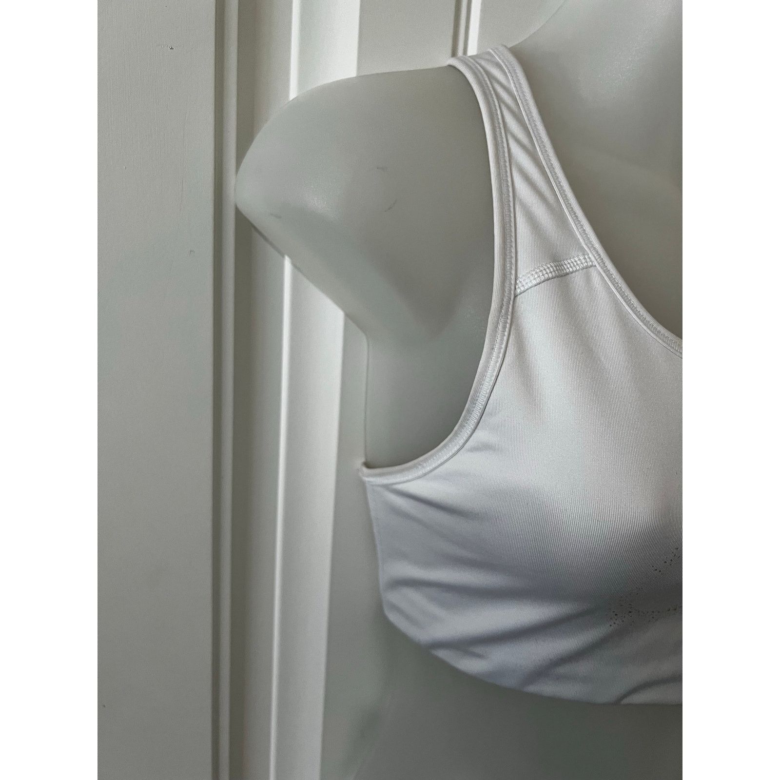 Nike Dri-Fit Women’s White Sports Bra Racerback cut Athletic S Size S / US 4 / IT 40 - 3 Thumbnail
