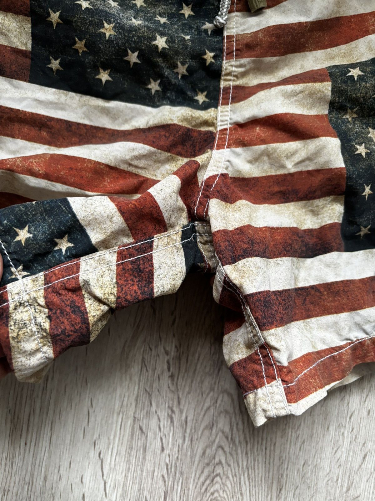 MC2 Saint Barth rare MC2 Saint Barth American Flag beach shorts Size US 36 / EU 52 - 6 Thumbnail