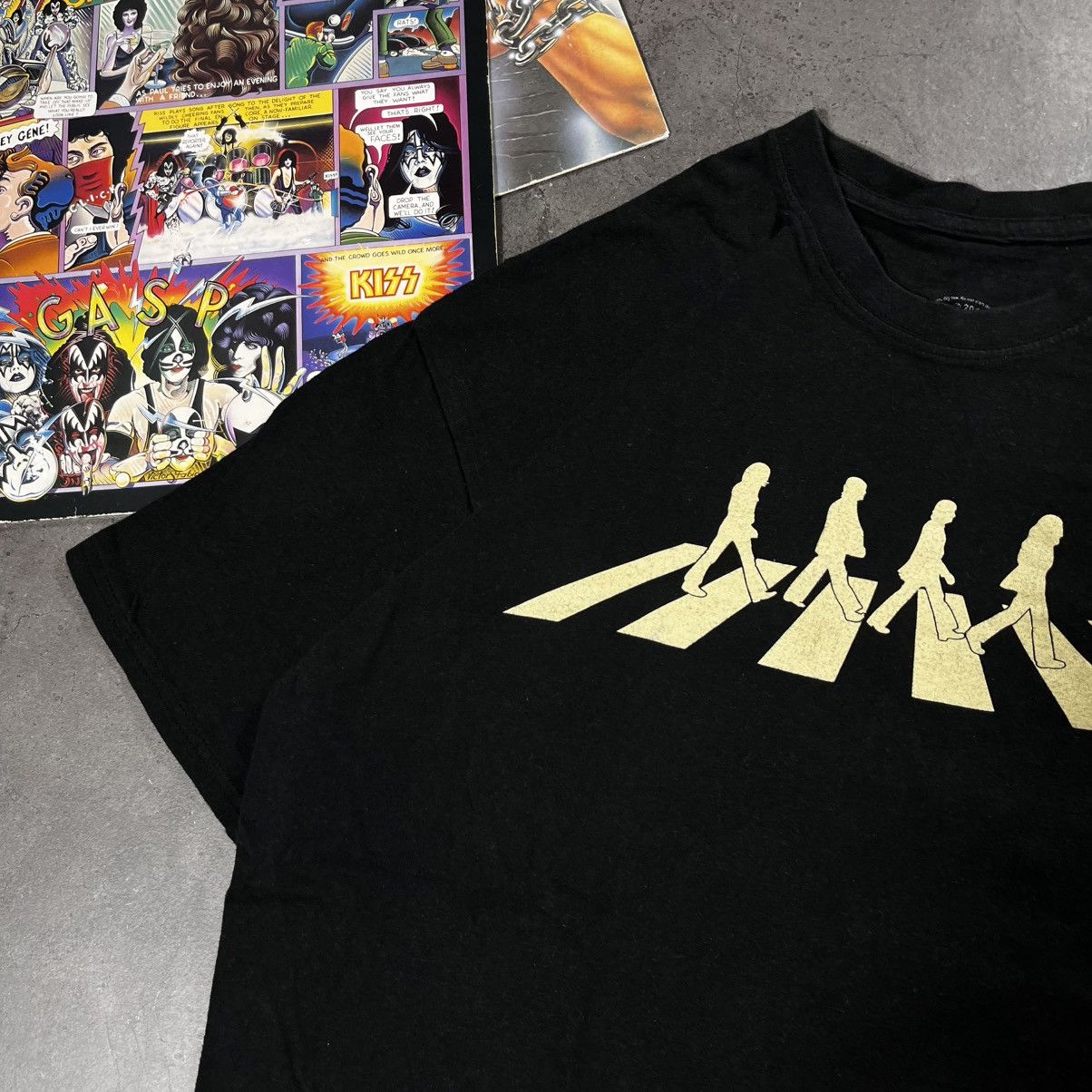 Band Tees Vintage 00s The Beatles Abbey Road Rock Metal Tshirt Tee Size US XL / EU 56 / 4 - 3 Thumbnail