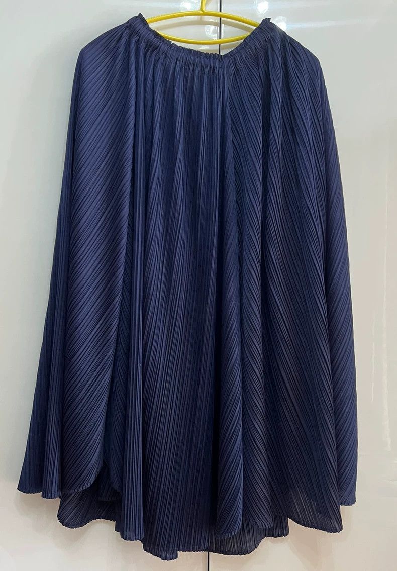 Issey Miyake Issey Miyake size:3 Blue-purple pleated skirt with a large Size 23" - 1 Thumbnail
