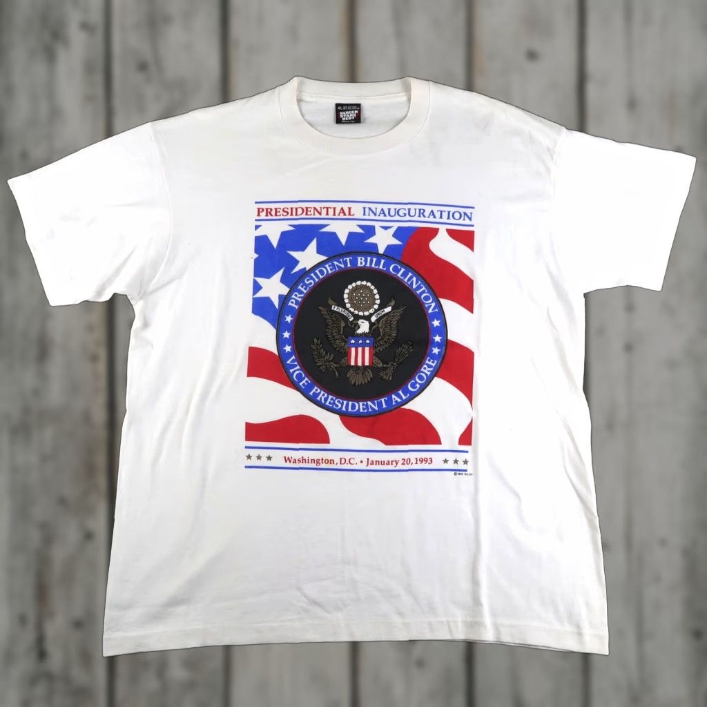 Vintage VINTAGE 90s President Inauguration T Shirt Mens XL White USA Bill Clinton 1993 Logo Graphic Print Short Sleeve Crew Neck Cotton Blend Regular T-Shirt Size US XL / EU 56 / 4 - 1 Thumbnail