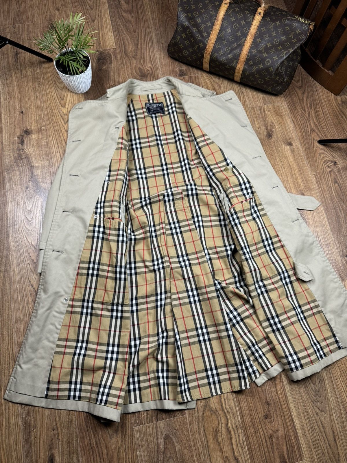 Burberry Vintage trench coat Burberry original luxury streetwear item Size M / US 6-8 / IT 42-44 - 2 Thumbnail