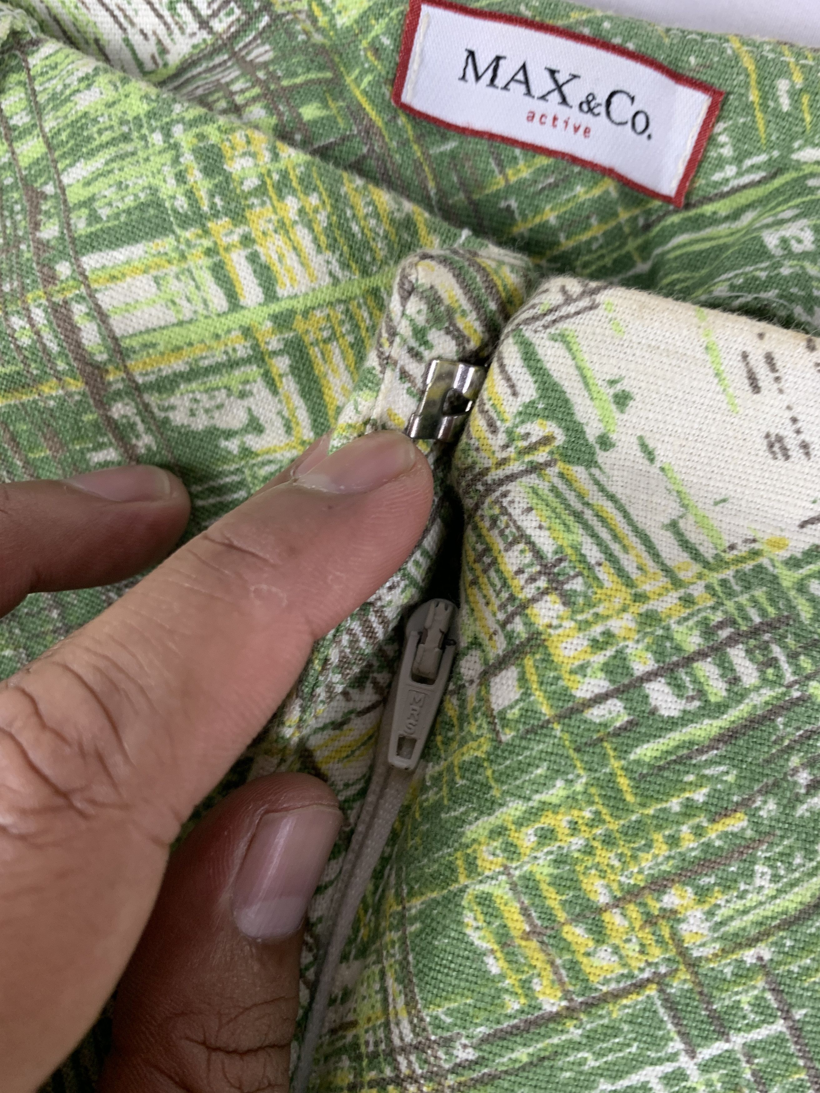 MAX&Co. Max&Co Italy Green Patterned Flared Pants (27) Size 27" / US 4 / IT 40 - 6 Thumbnail